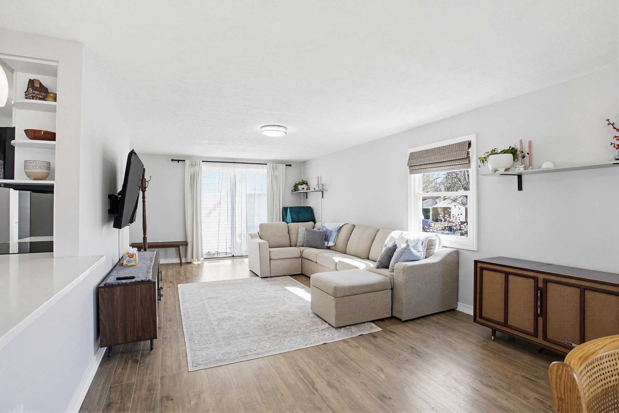 CLEMENS CROSSING - Residential