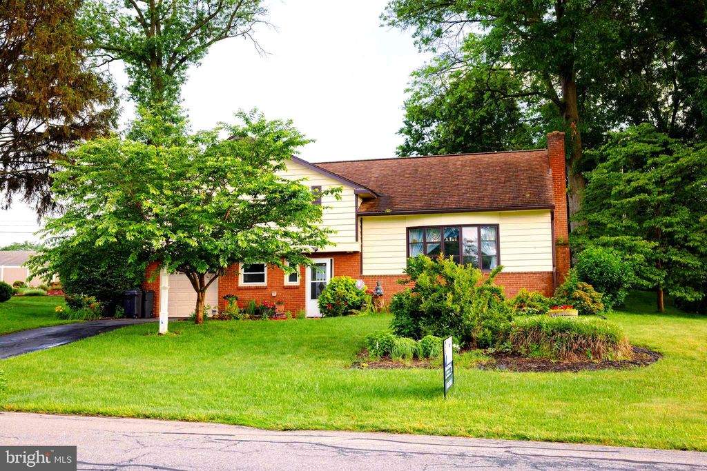 Photo of 1510 Springside Drive, LANCASTER, PA 17603 (MLS # PALA2071072)