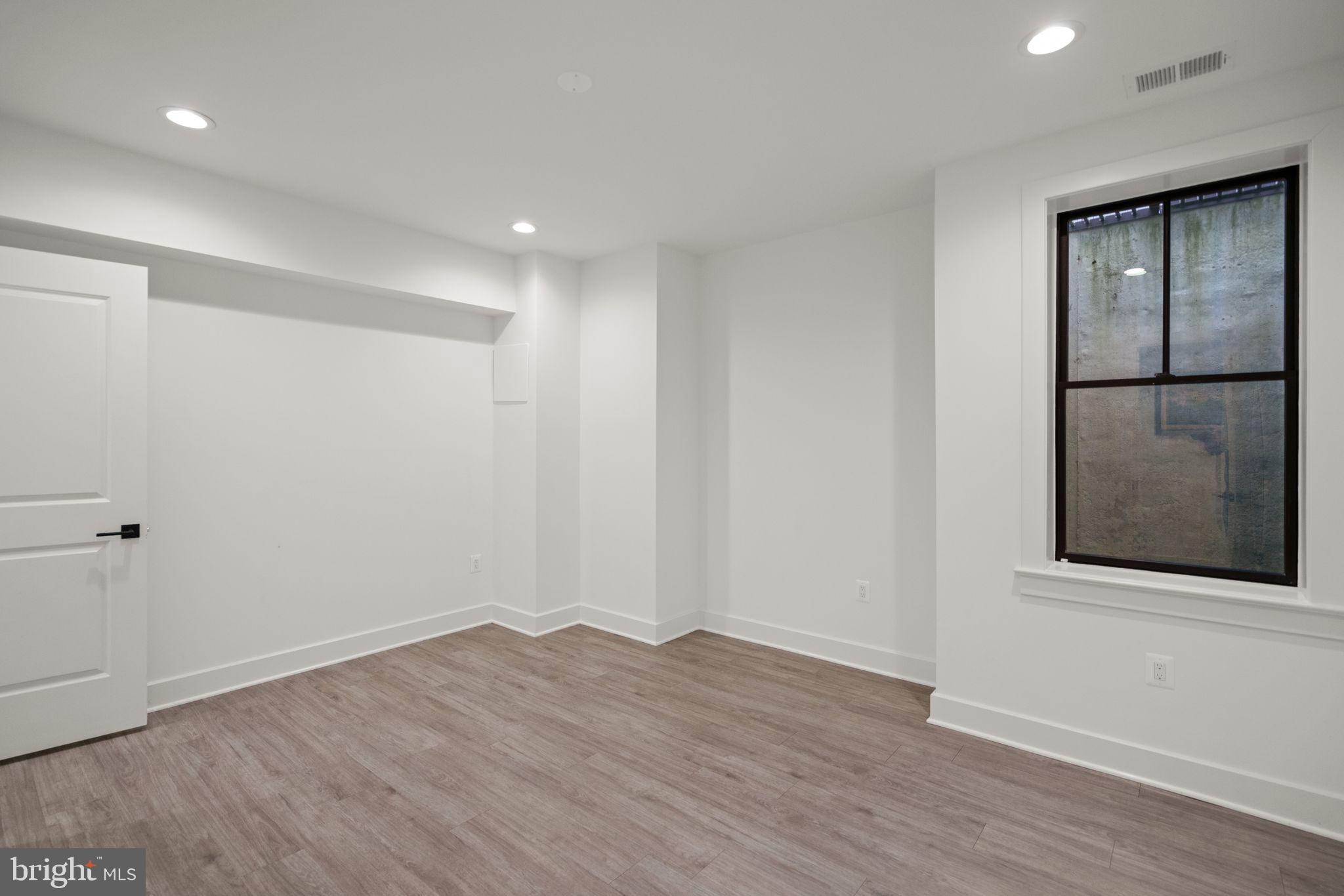 ROSEDALE PARK - Residential