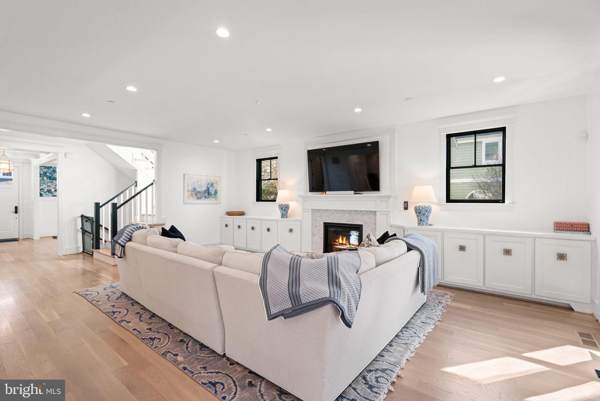 ROSEDALE PARK - Residential