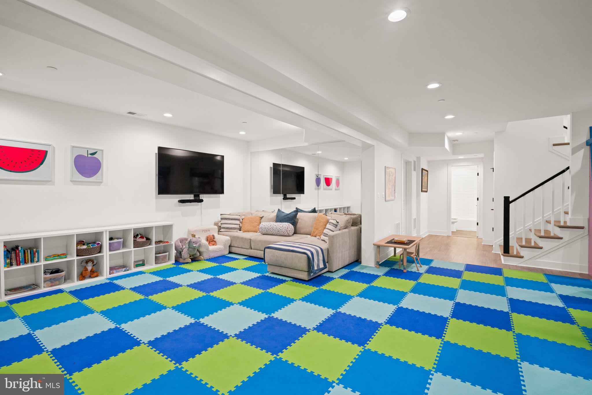 ROSEDALE PARK - Residential