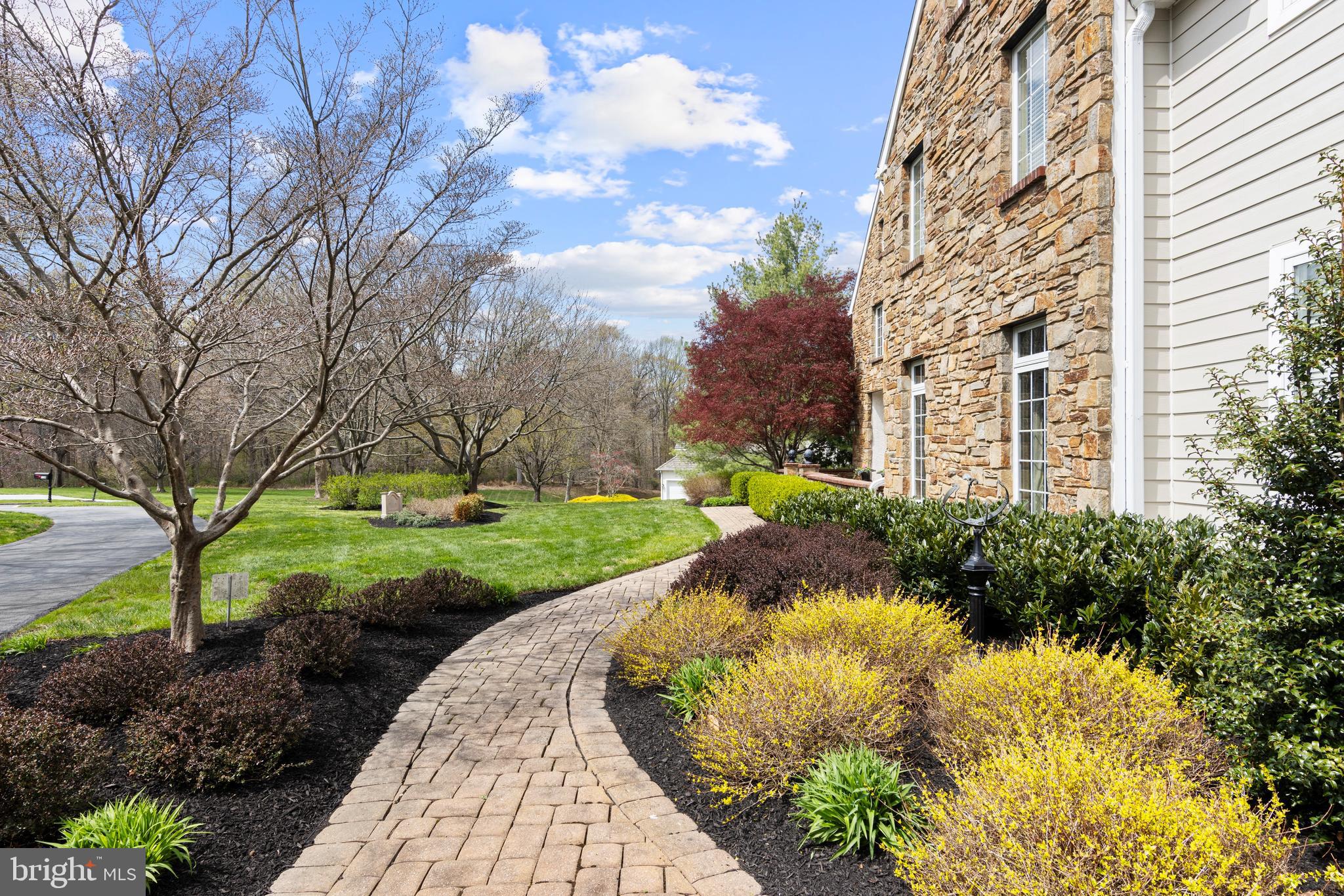 VILLAGE BLACKSHIRE - Residential