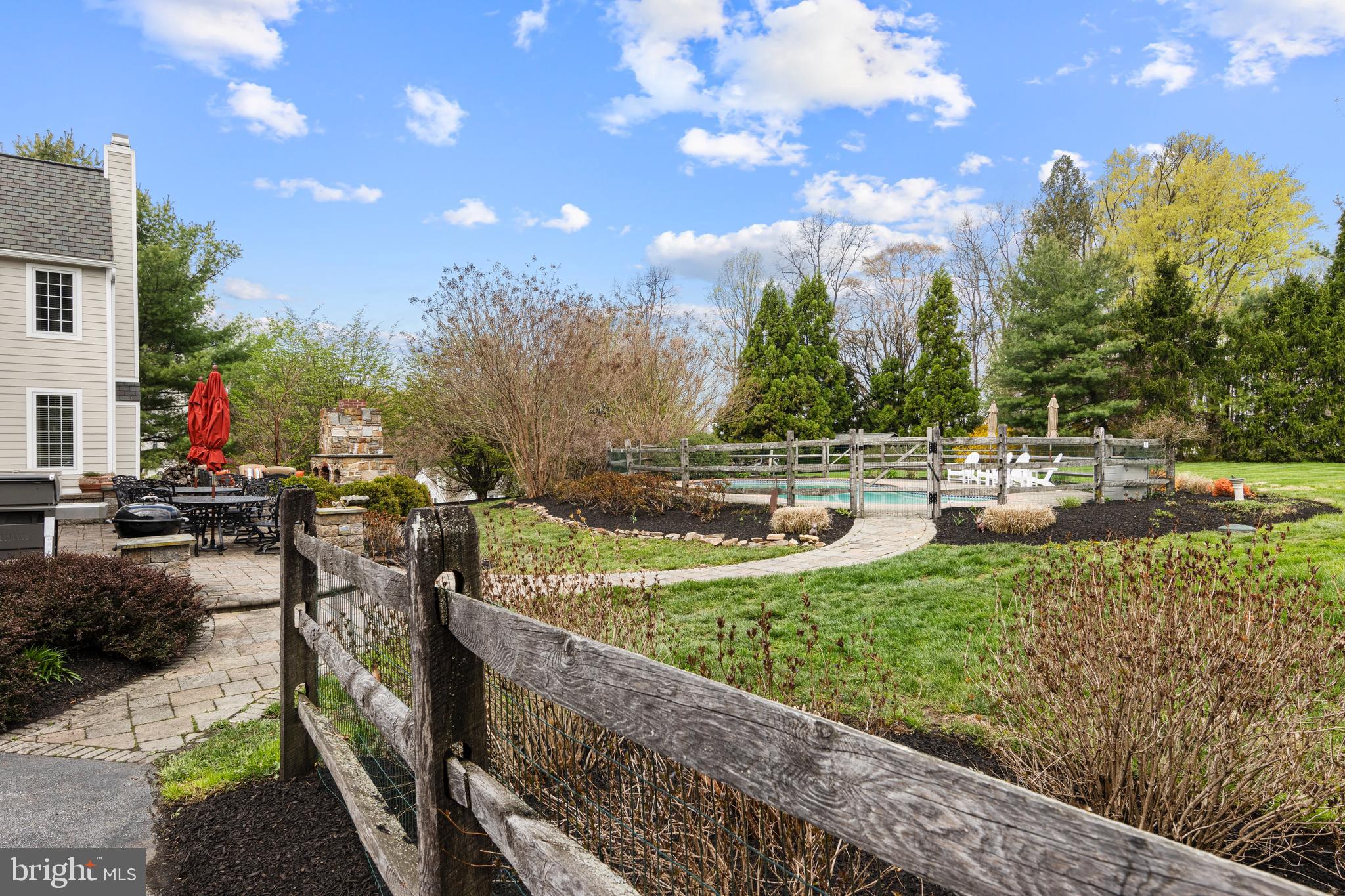 VILLAGE BLACKSHIRE - Residential