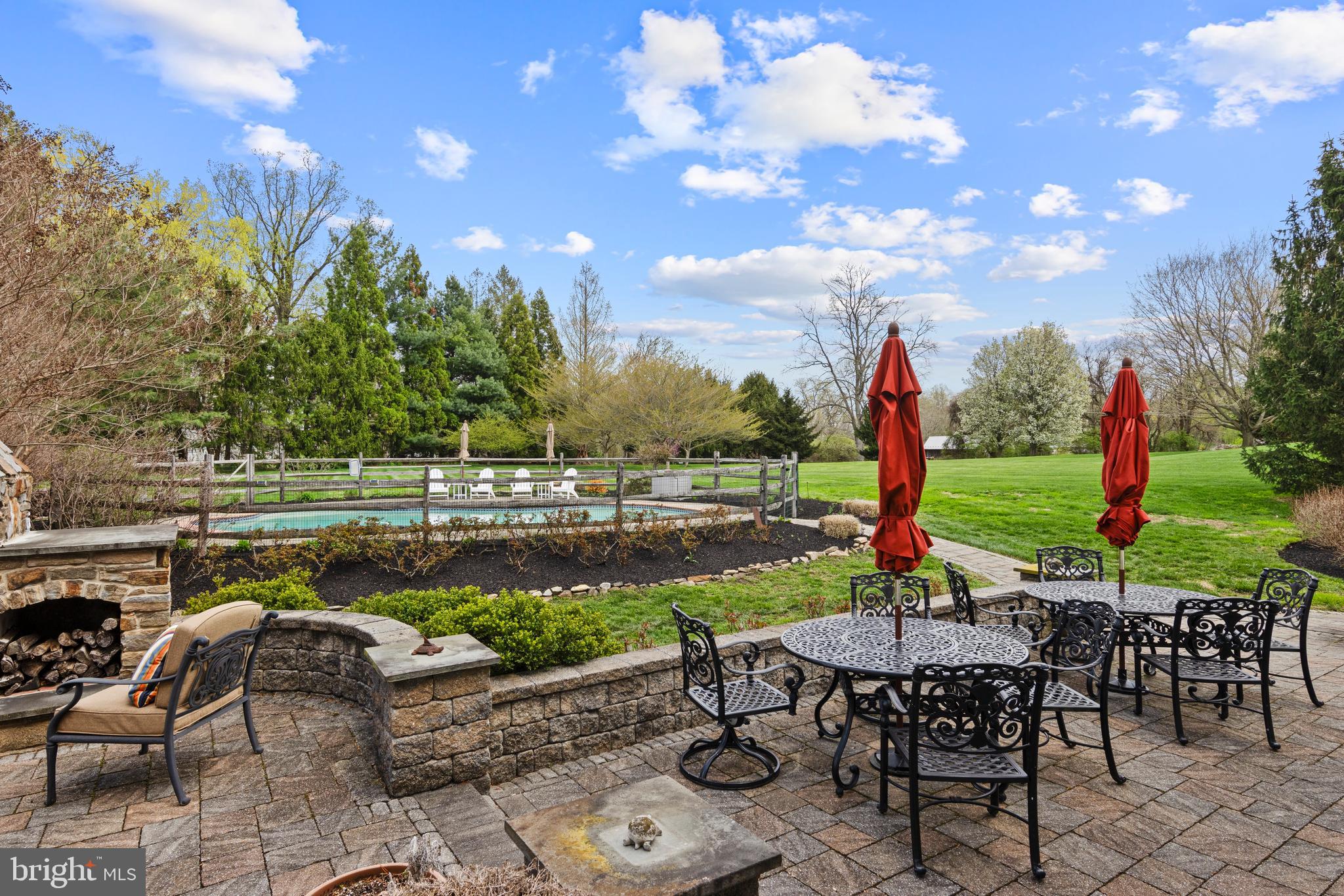 VILLAGE BLACKSHIRE - Residential