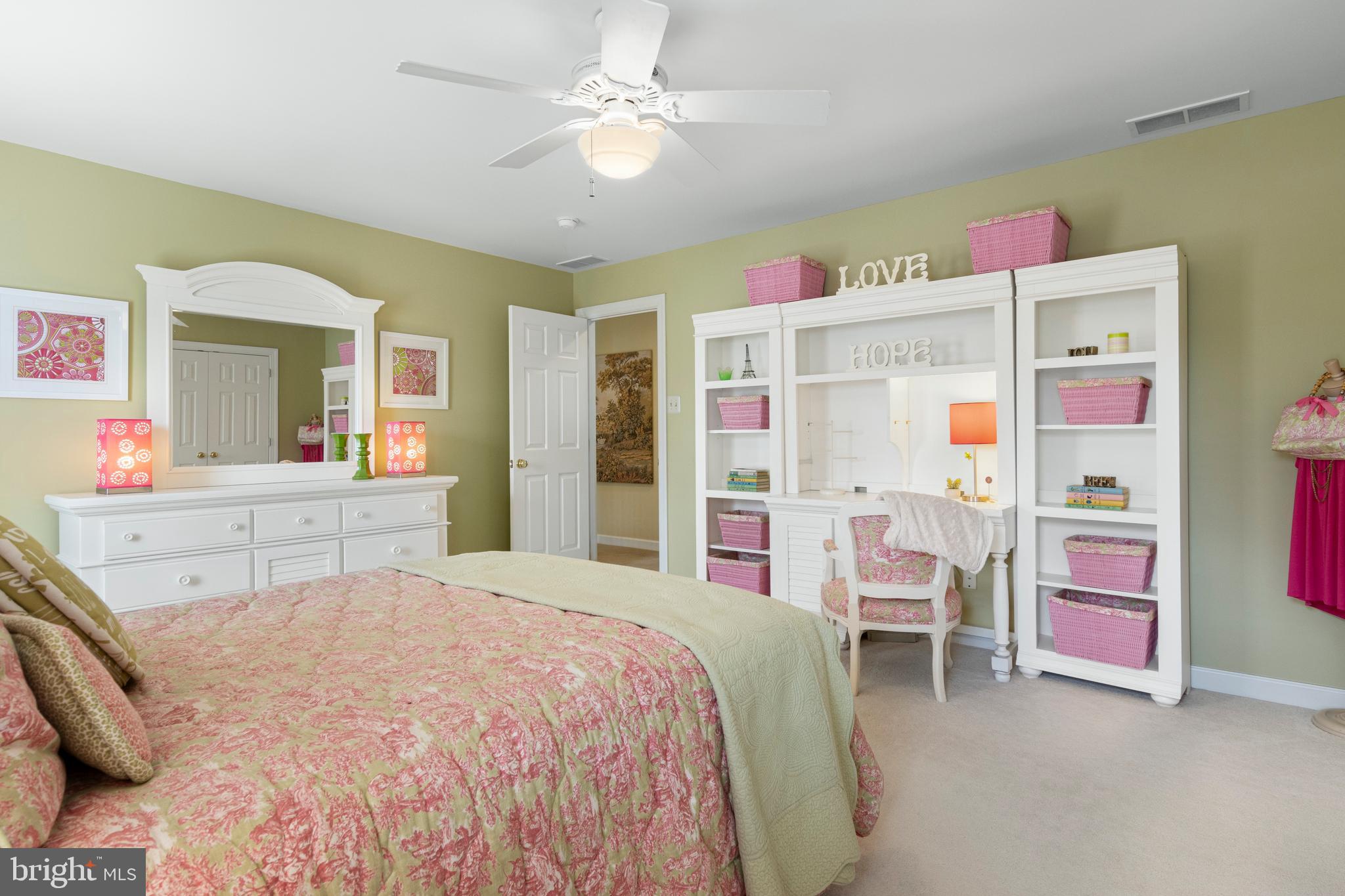 VILLAGE BLACKSHIRE - Residential