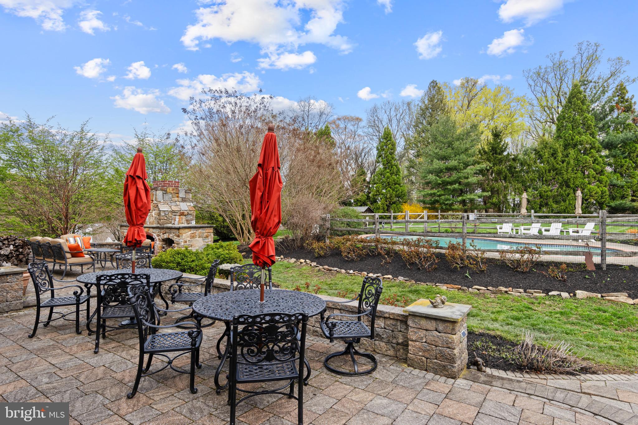 VILLAGE BLACKSHIRE - Residential