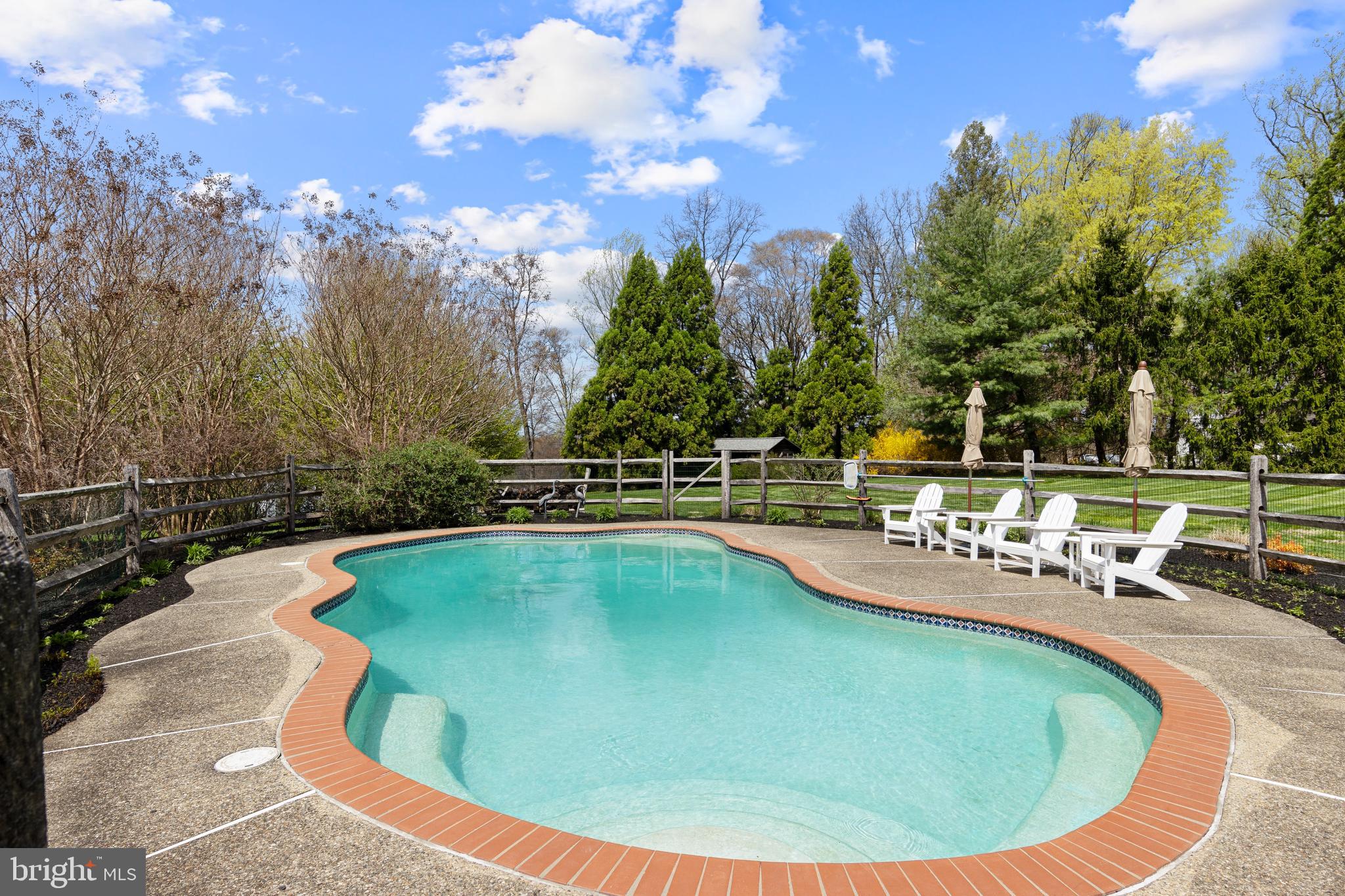 VILLAGE BLACKSHIRE - Residential