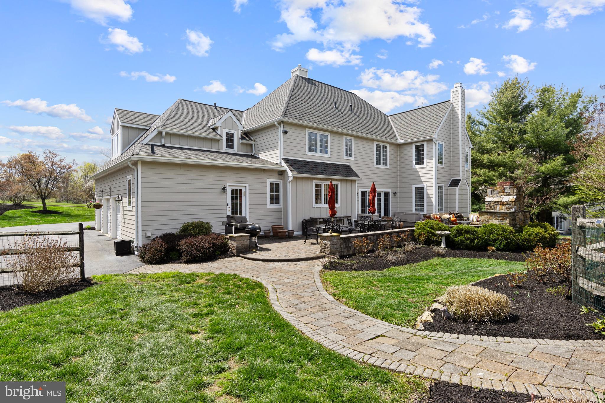 VILLAGE BLACKSHIRE - Residential