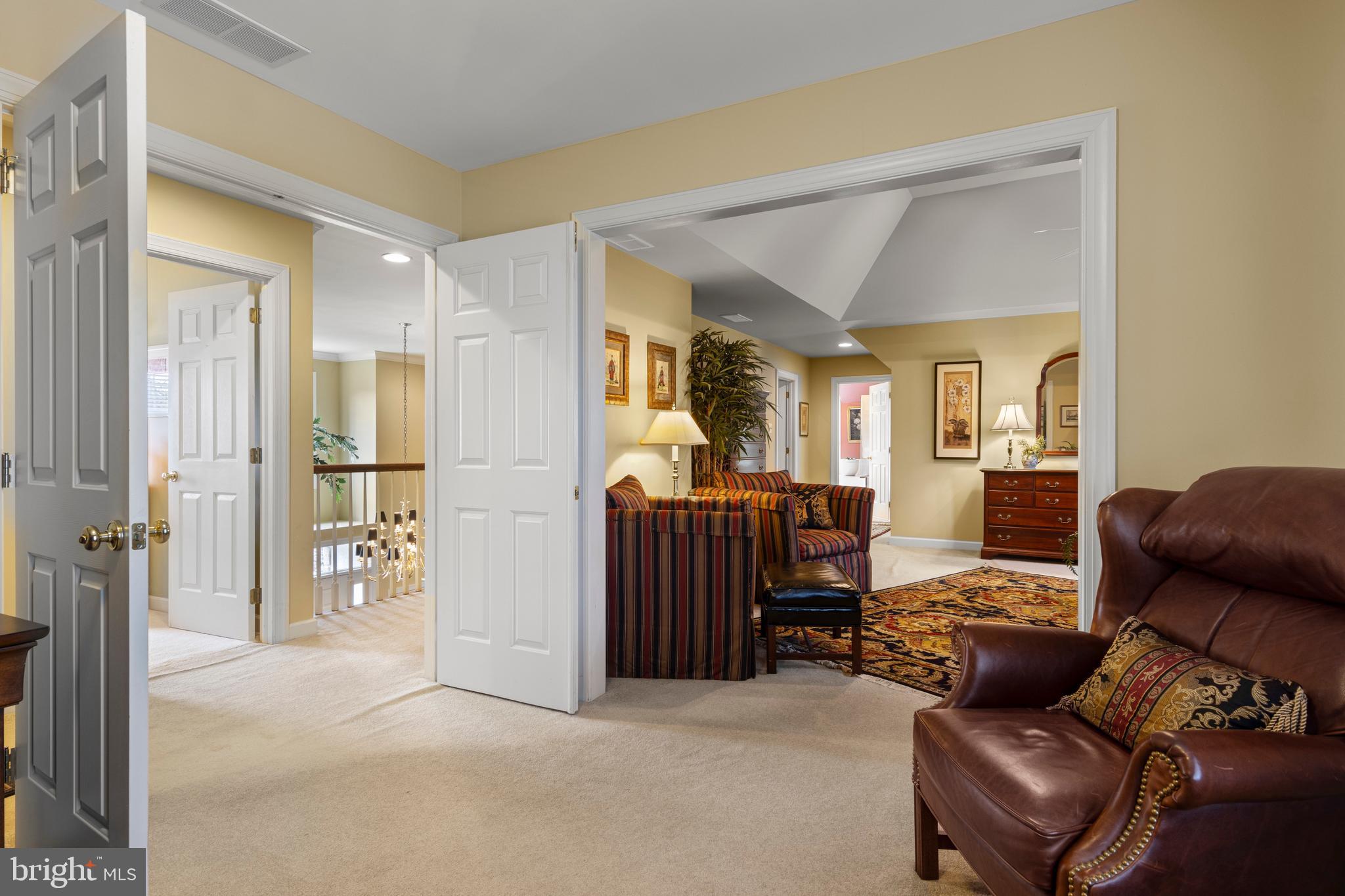 VILLAGE BLACKSHIRE - Residential