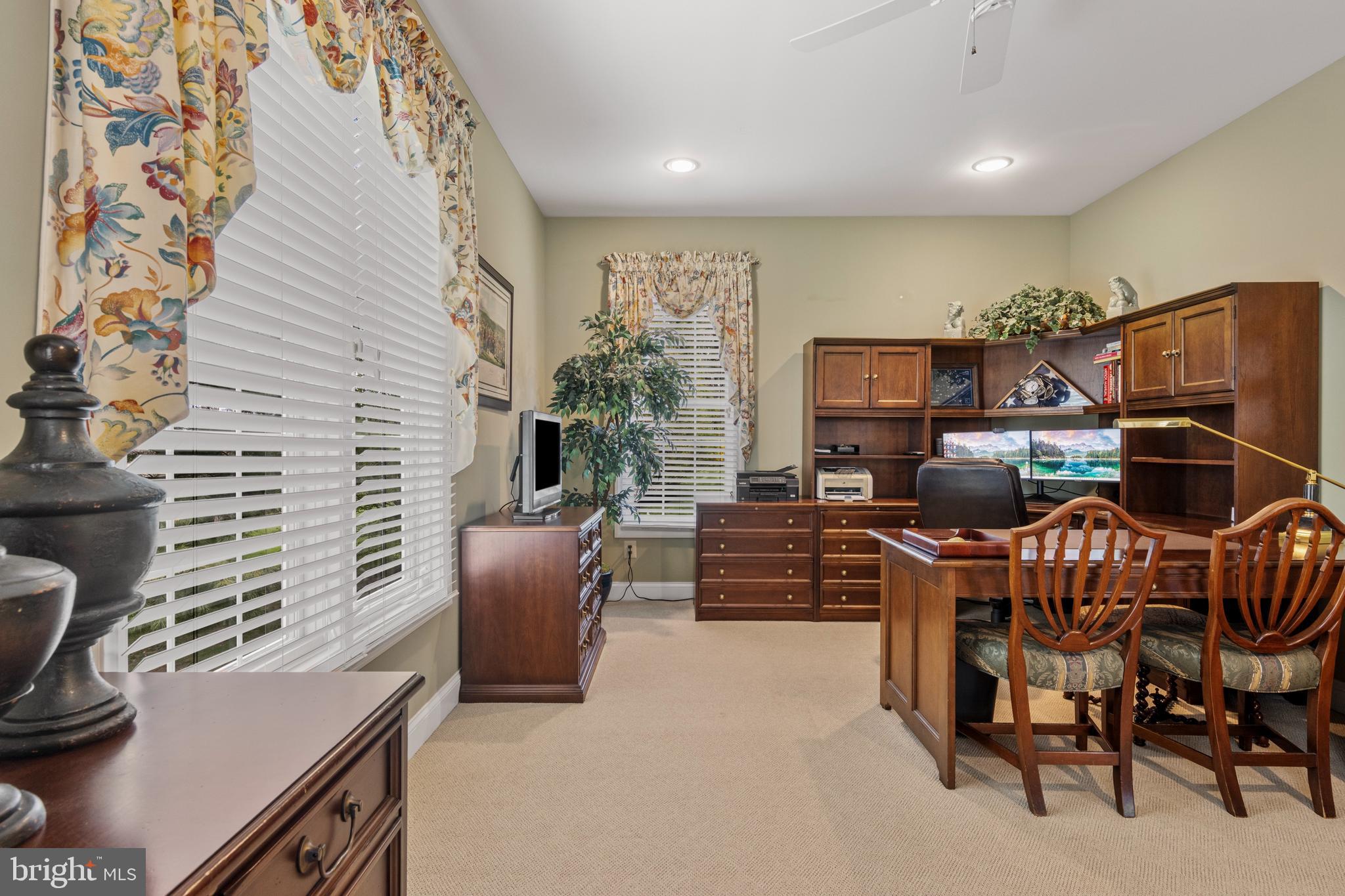 VILLAGE BLACKSHIRE - Residential