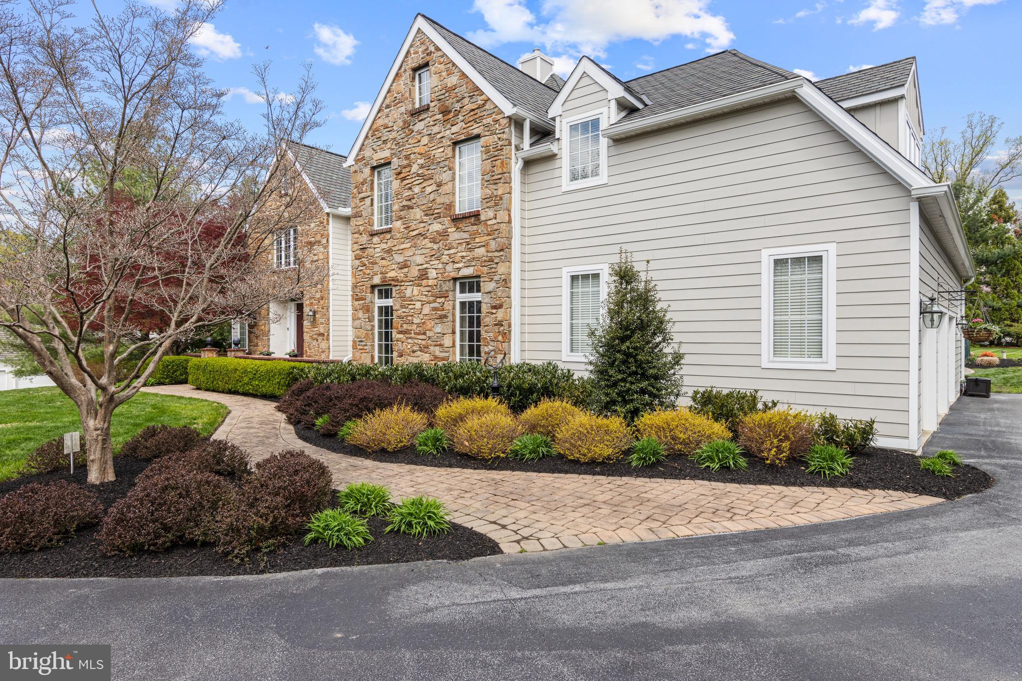 VILLAGE BLACKSHIRE - Residential