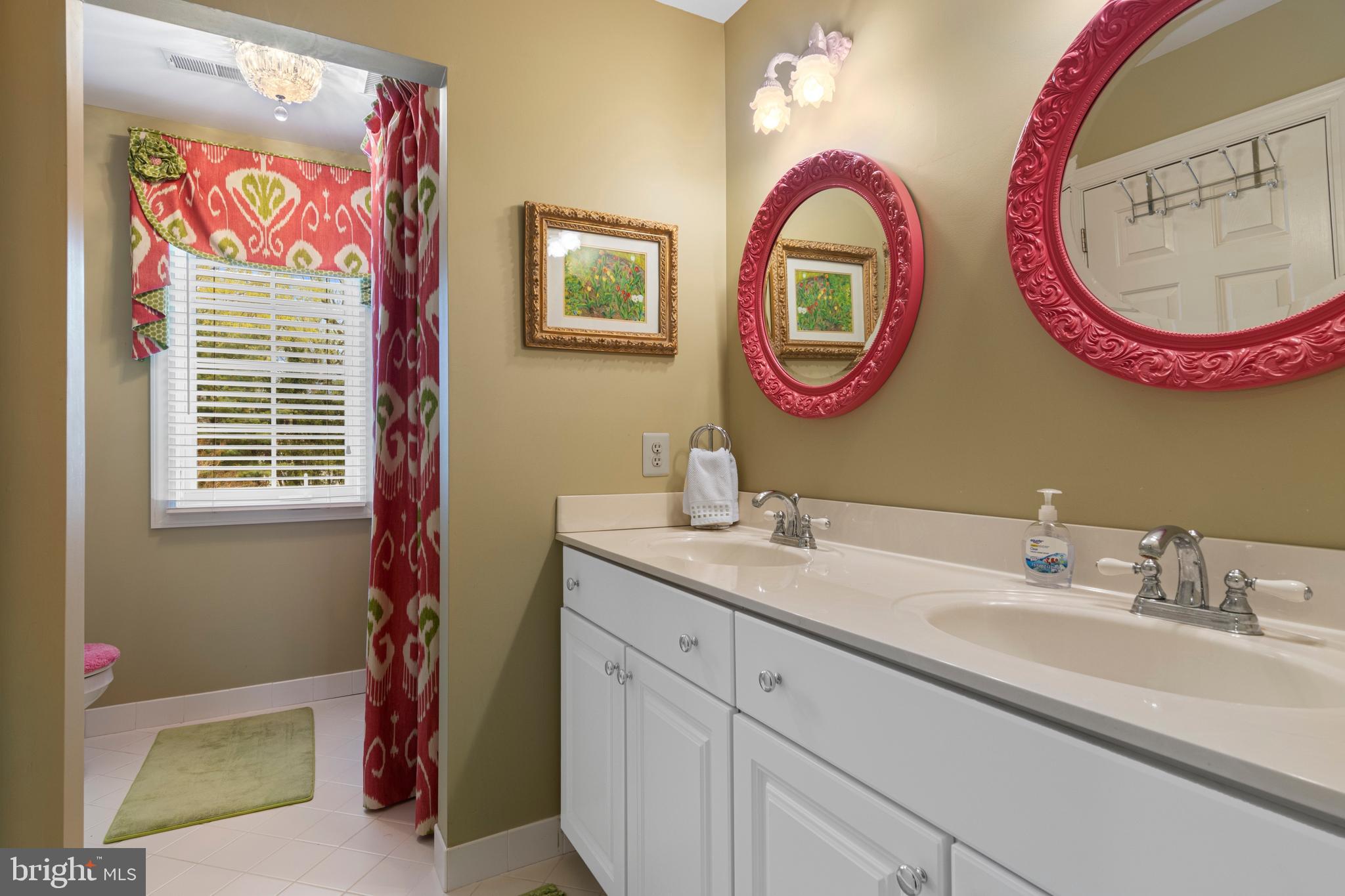 VILLAGE BLACKSHIRE - Residential