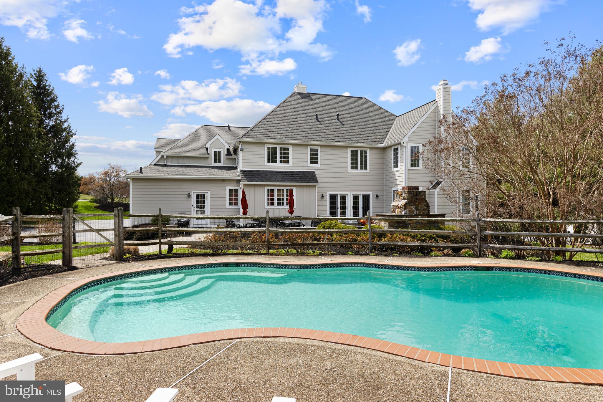 VILLAGE BLACKSHIRE - Residential