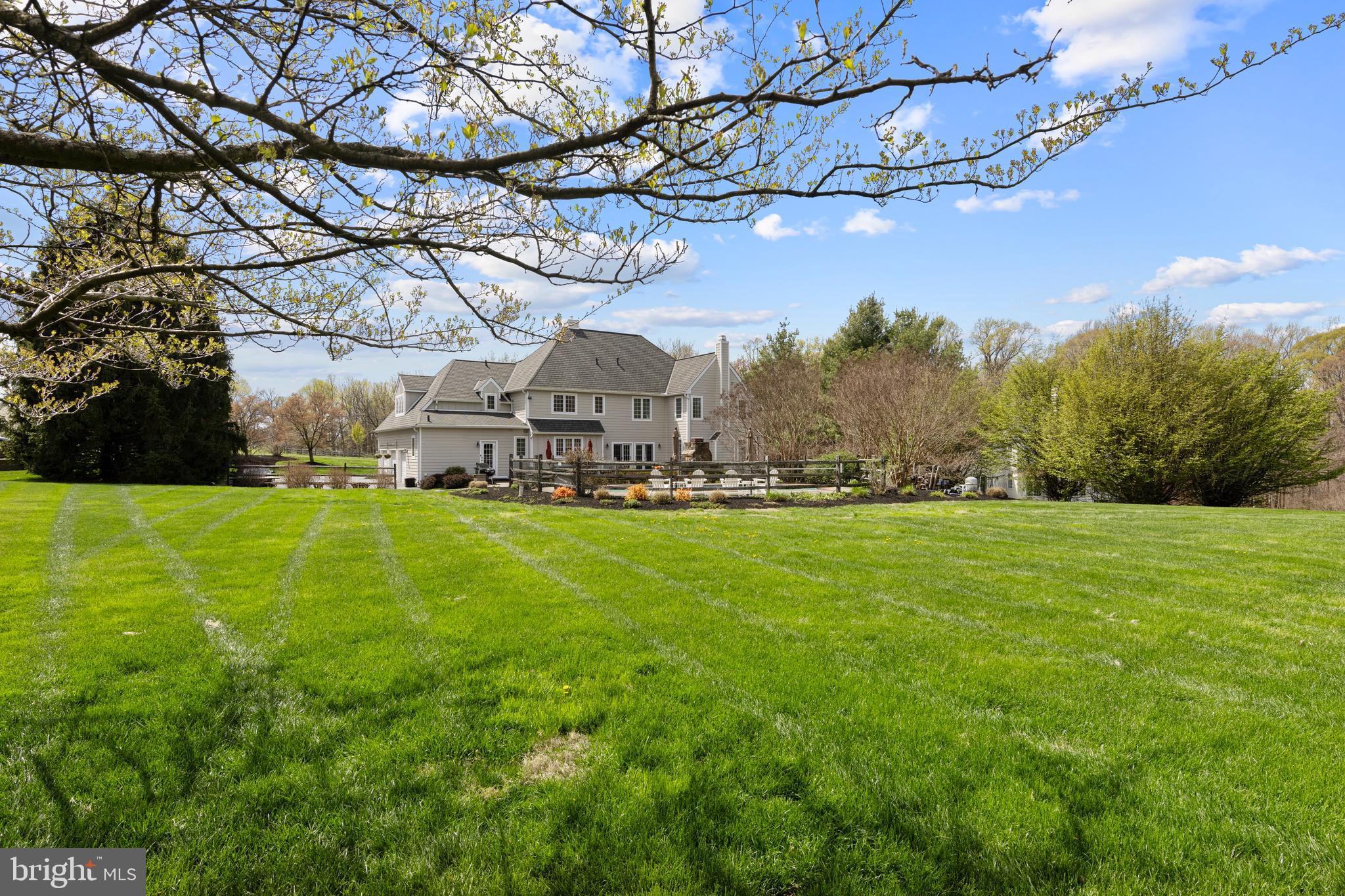 VILLAGE BLACKSHIRE - Residential