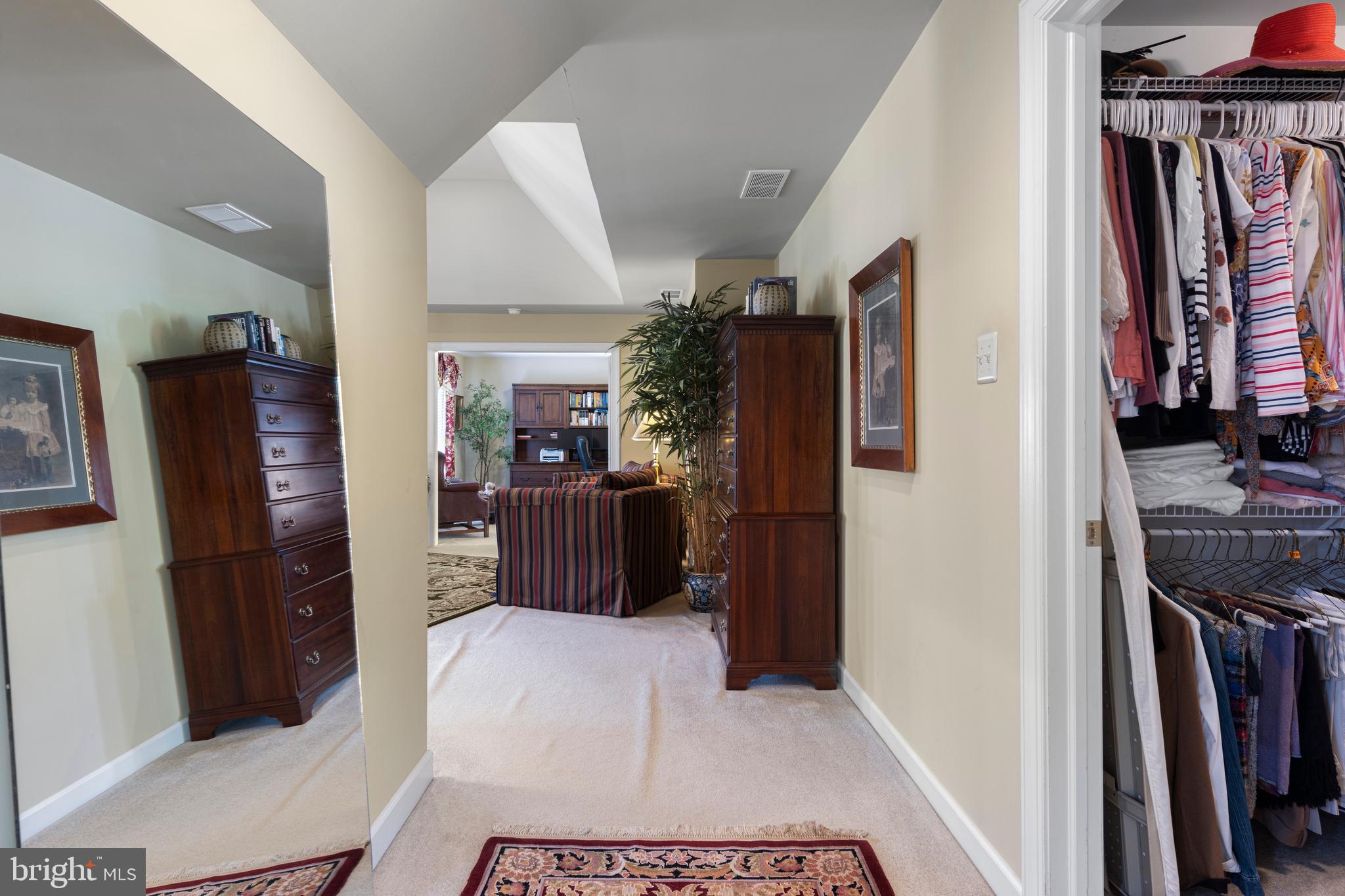 VILLAGE BLACKSHIRE - Residential