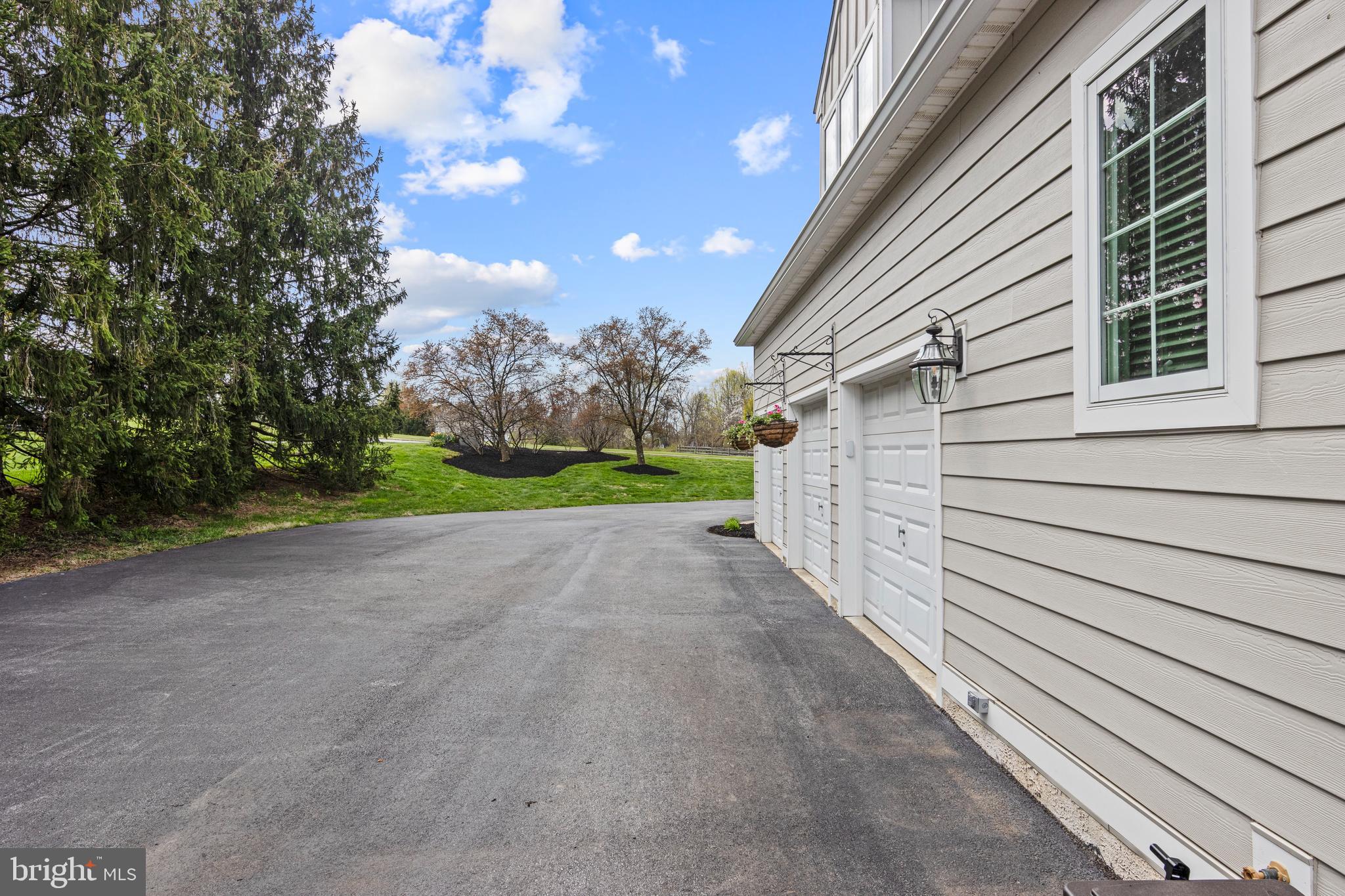 VILLAGE BLACKSHIRE - Residential