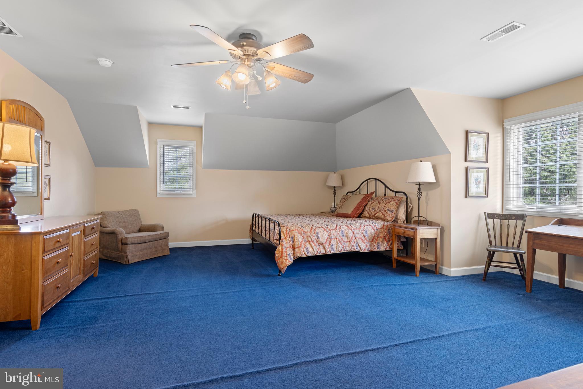 VILLAGE BLACKSHIRE - Residential