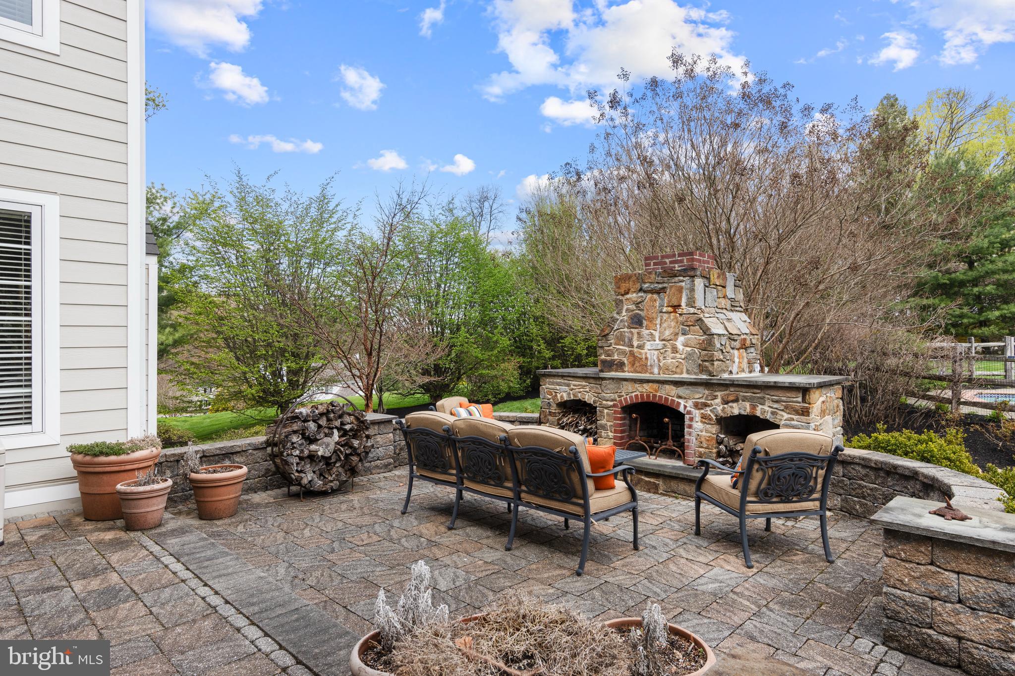 VILLAGE BLACKSHIRE - Residential