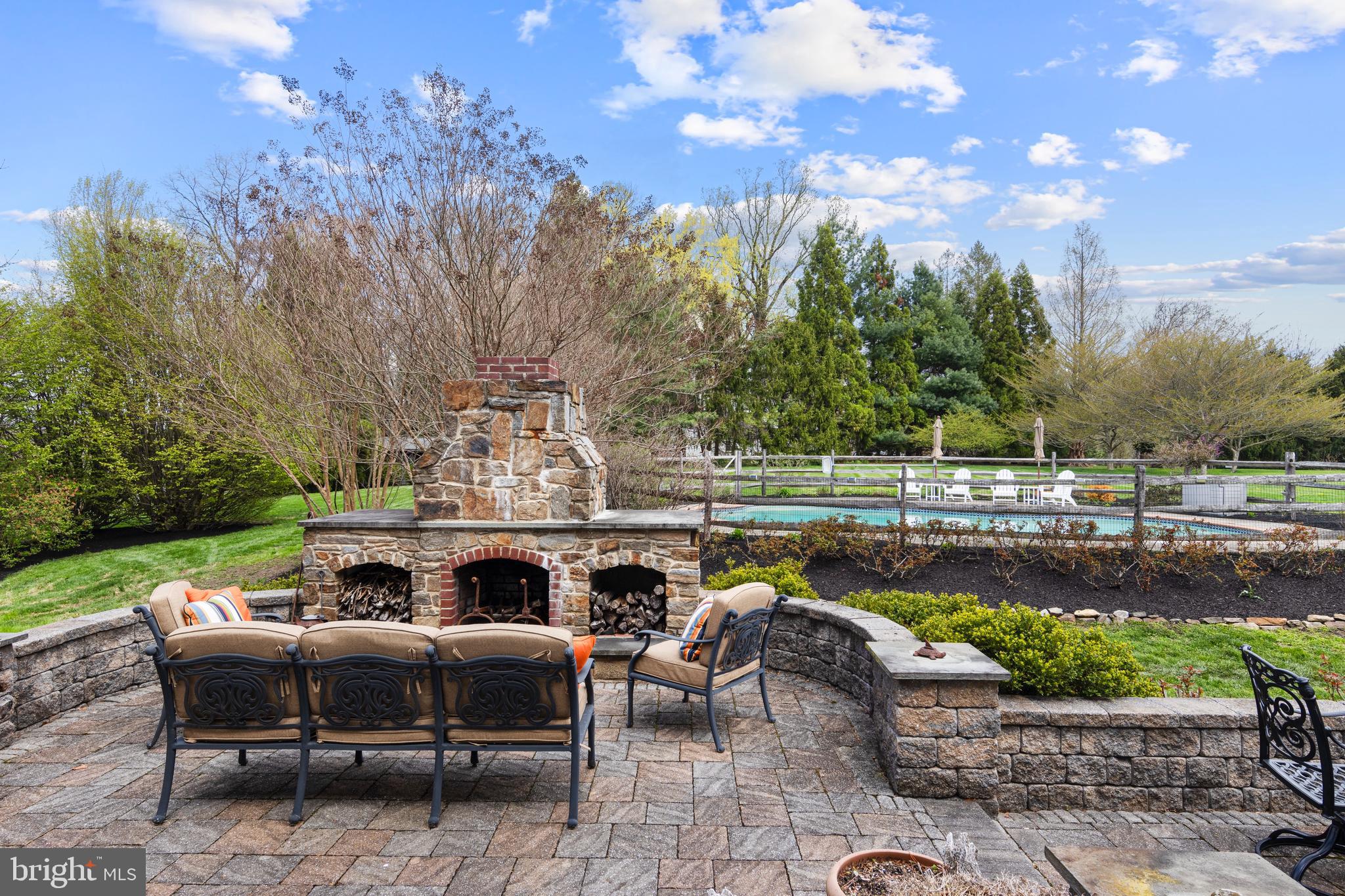 VILLAGE BLACKSHIRE - Residential