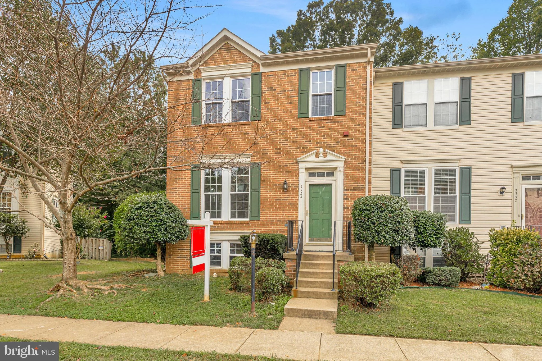 7734 Effingham Square, Alexandria, VA 22315
