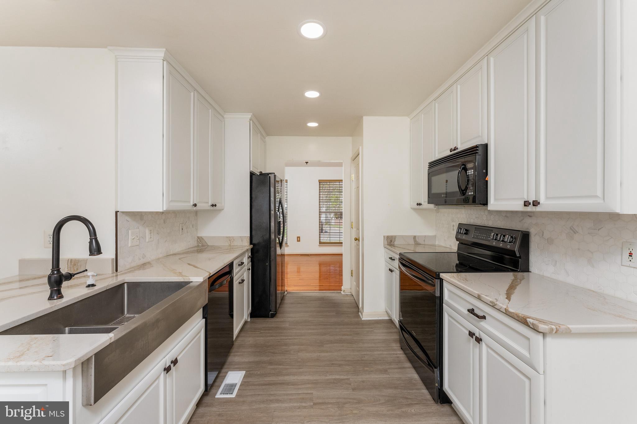 STRATFORD PLACE - Residential