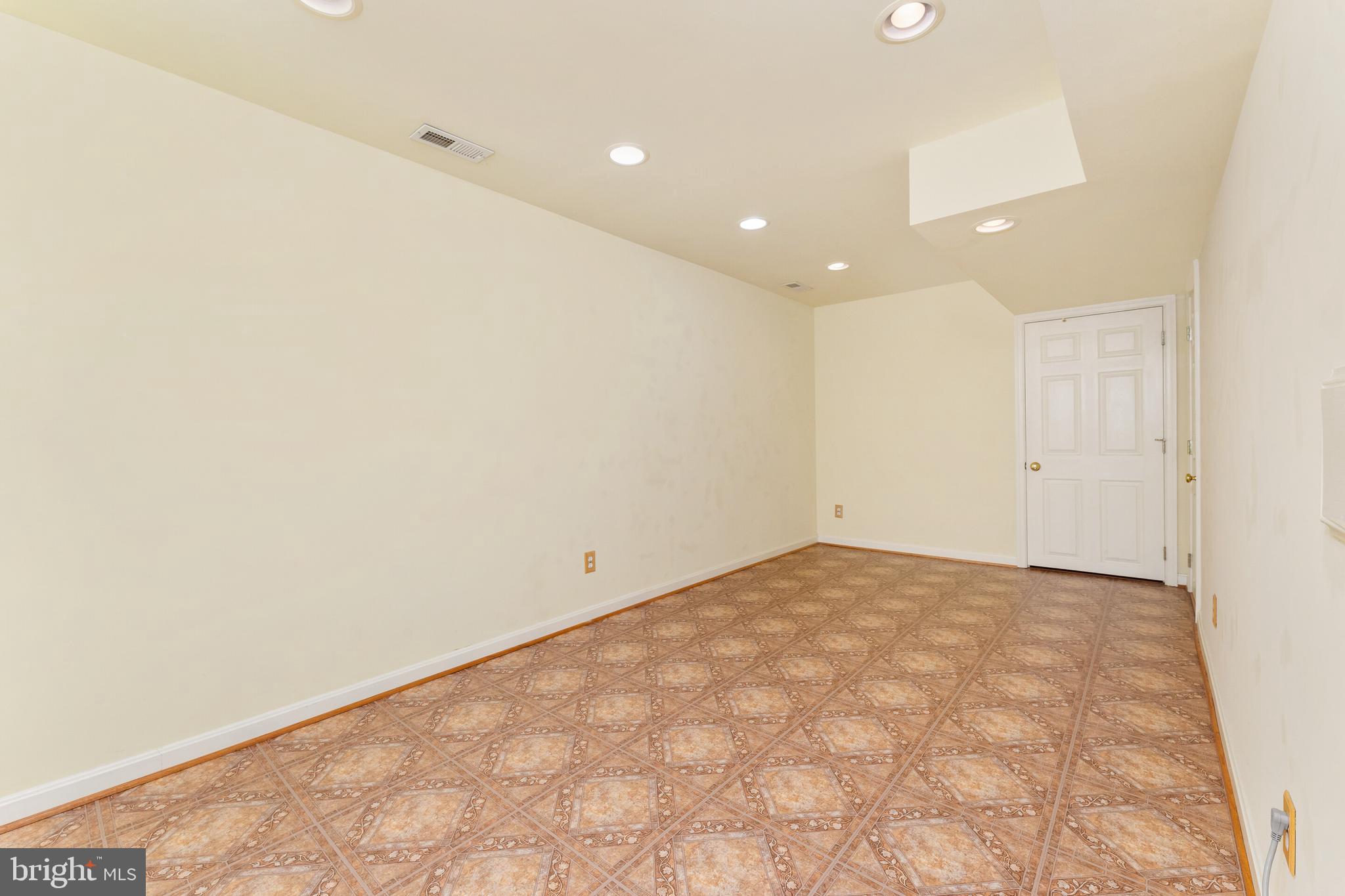 STRATFORD PLACE - Residential