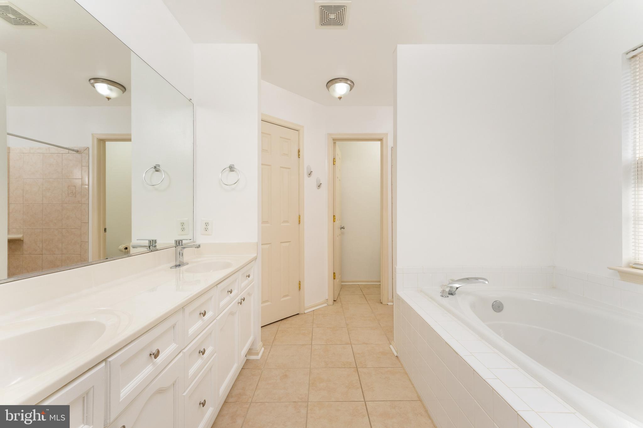 STRATFORD PLACE - Residential