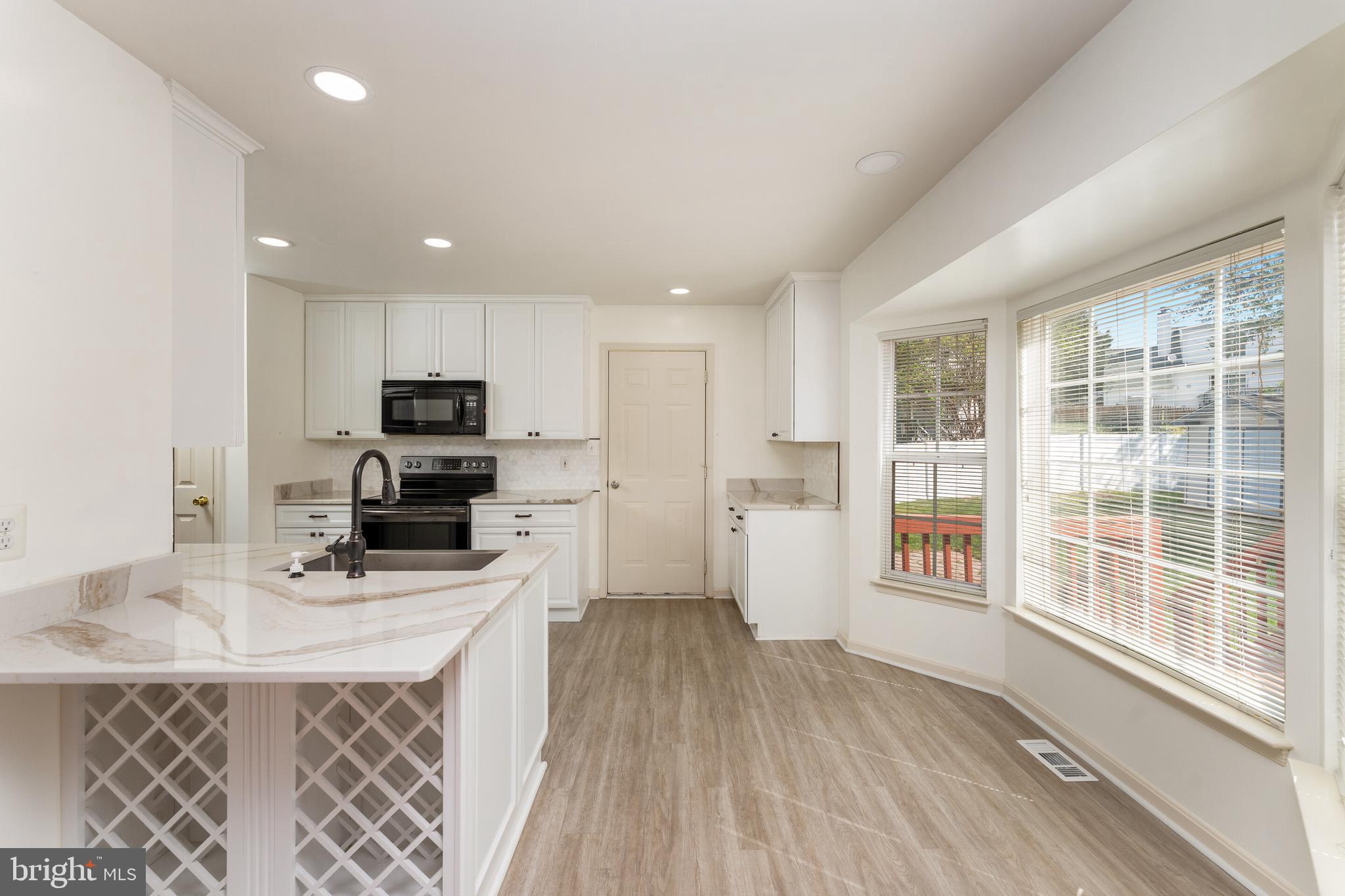 STRATFORD PLACE - Residential