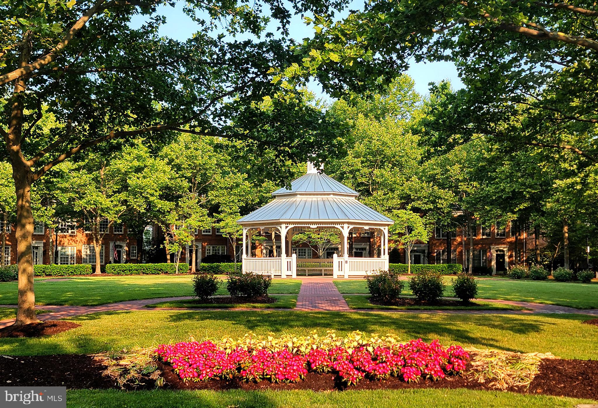 CAMERON STATION - Residential