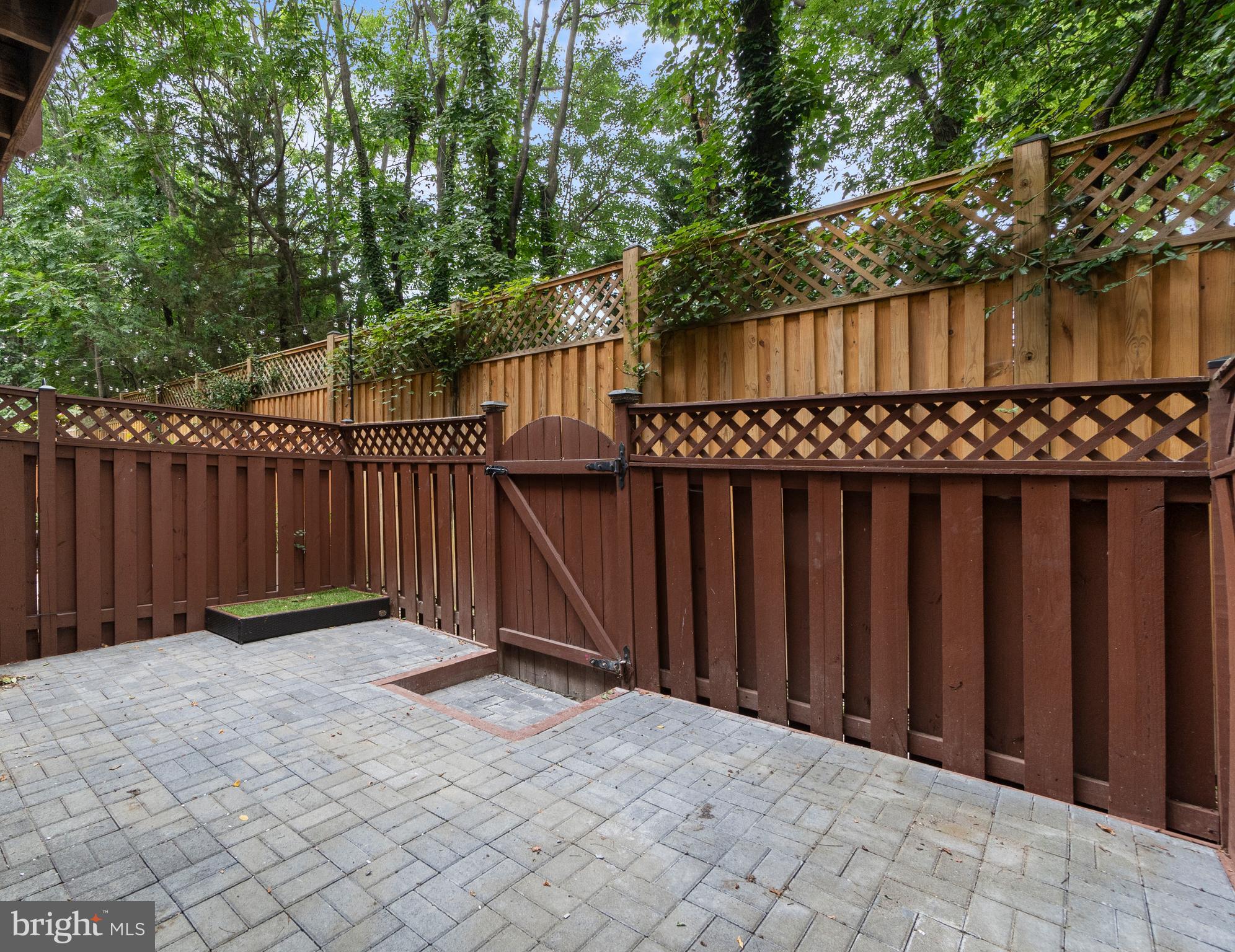 CAMERON STATION - Residential