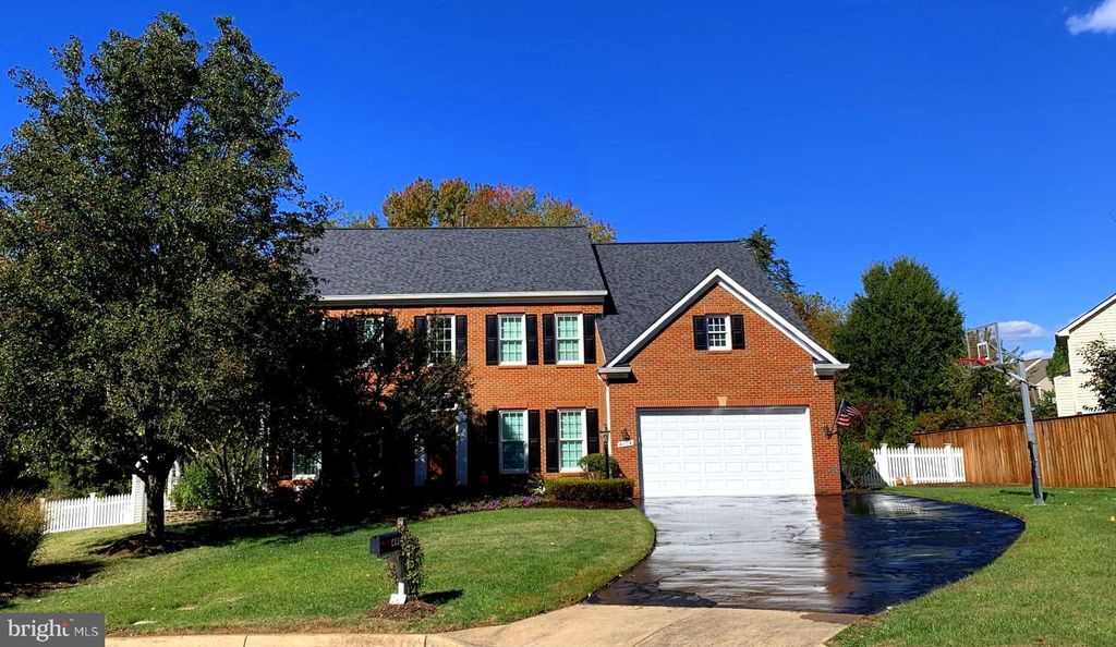 Photo of 4904 Elsa Court, FAIRFAX, VA 22030 (MLS # VAFX2276056)