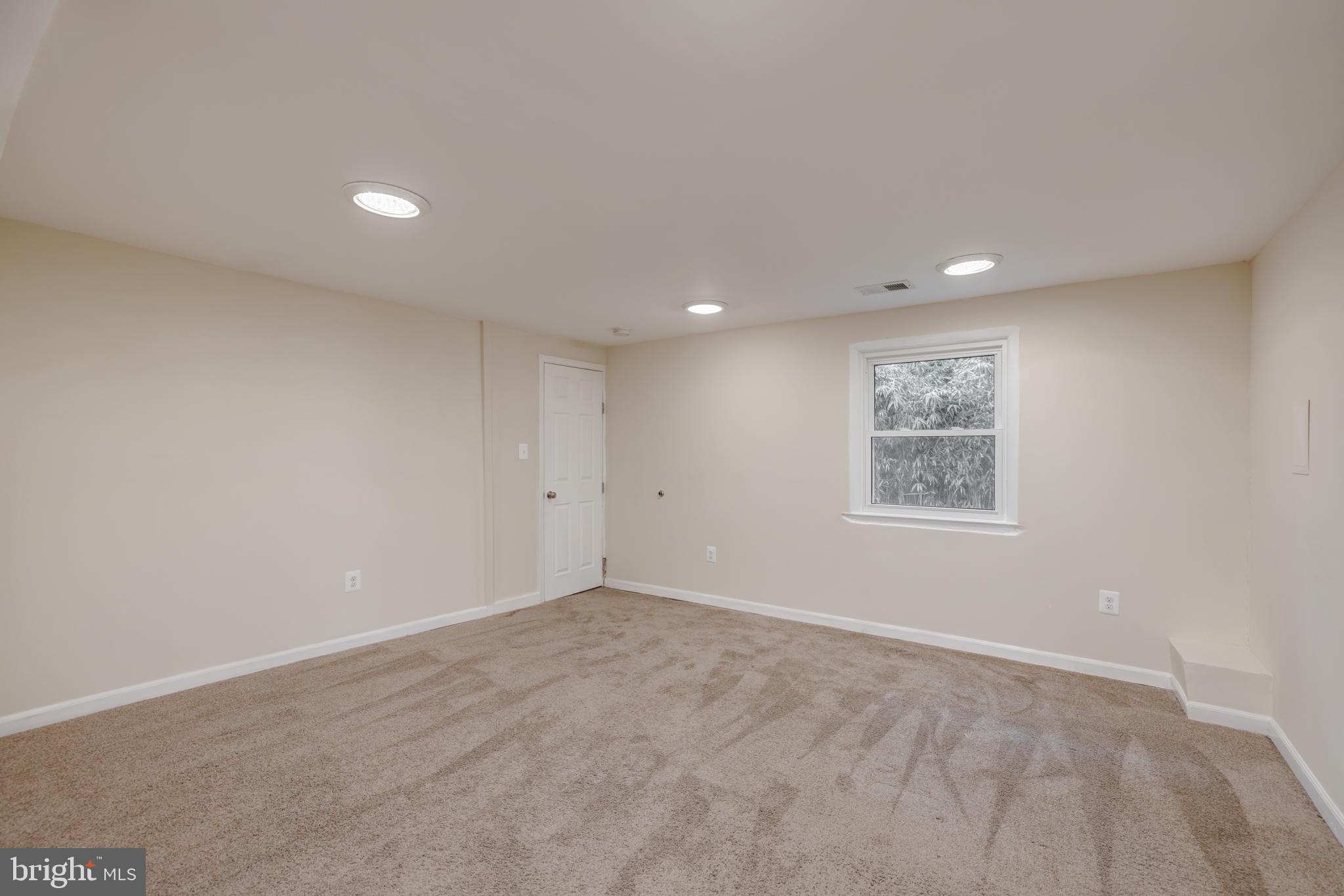 BROOKLAND ESTATES - Residential Lease