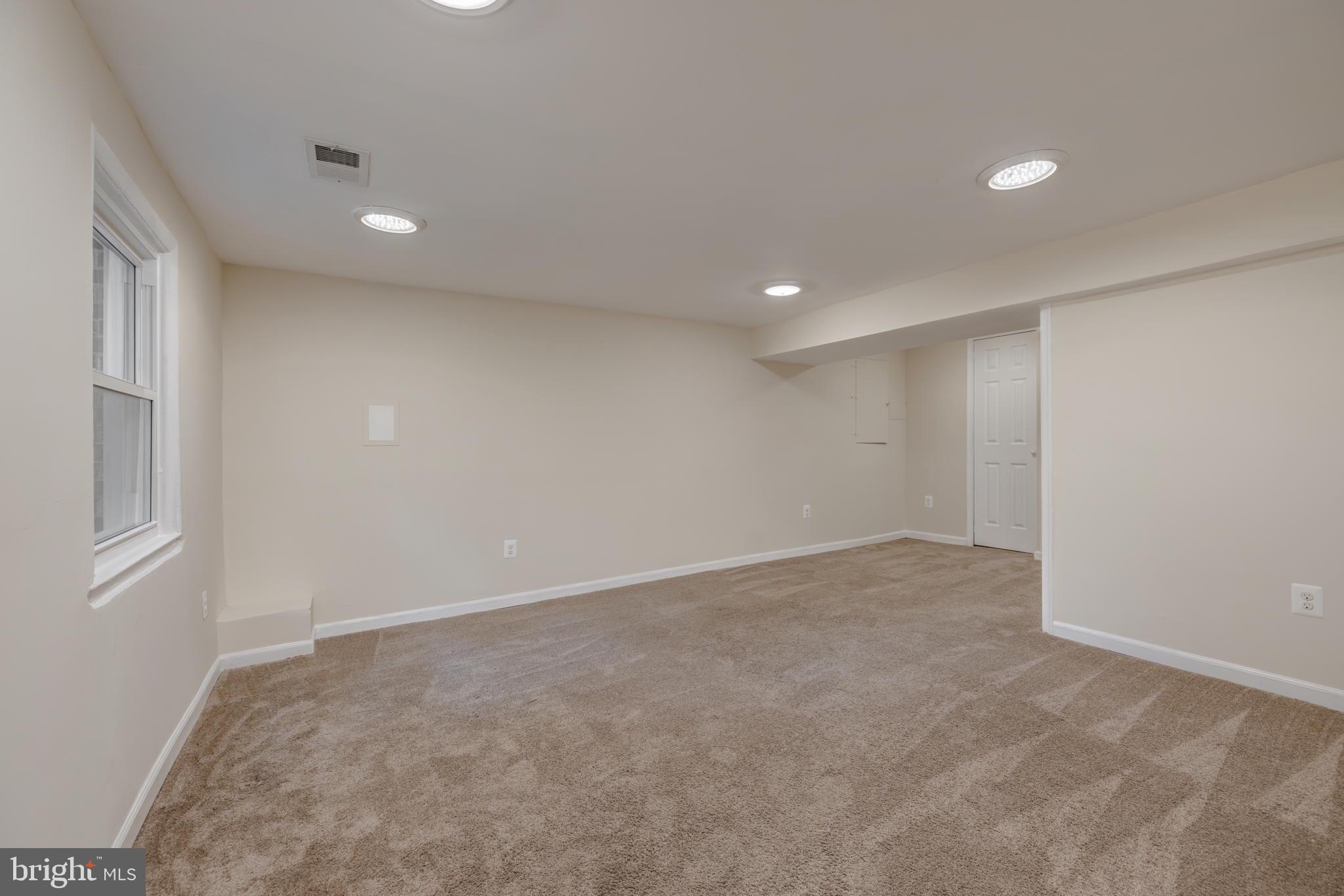 BROOKLAND ESTATES - Residential Lease