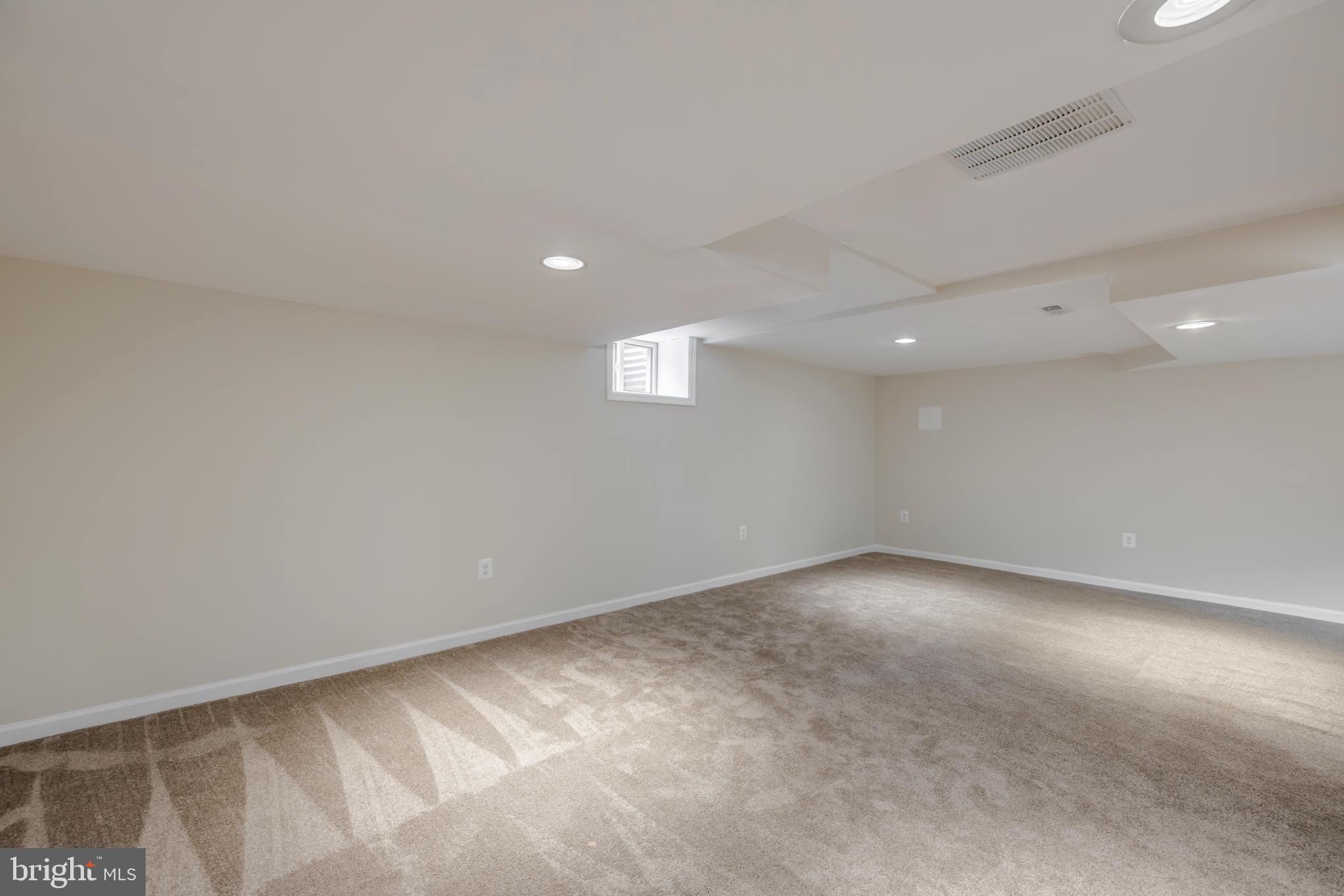 BROOKLAND ESTATES - Residential Lease