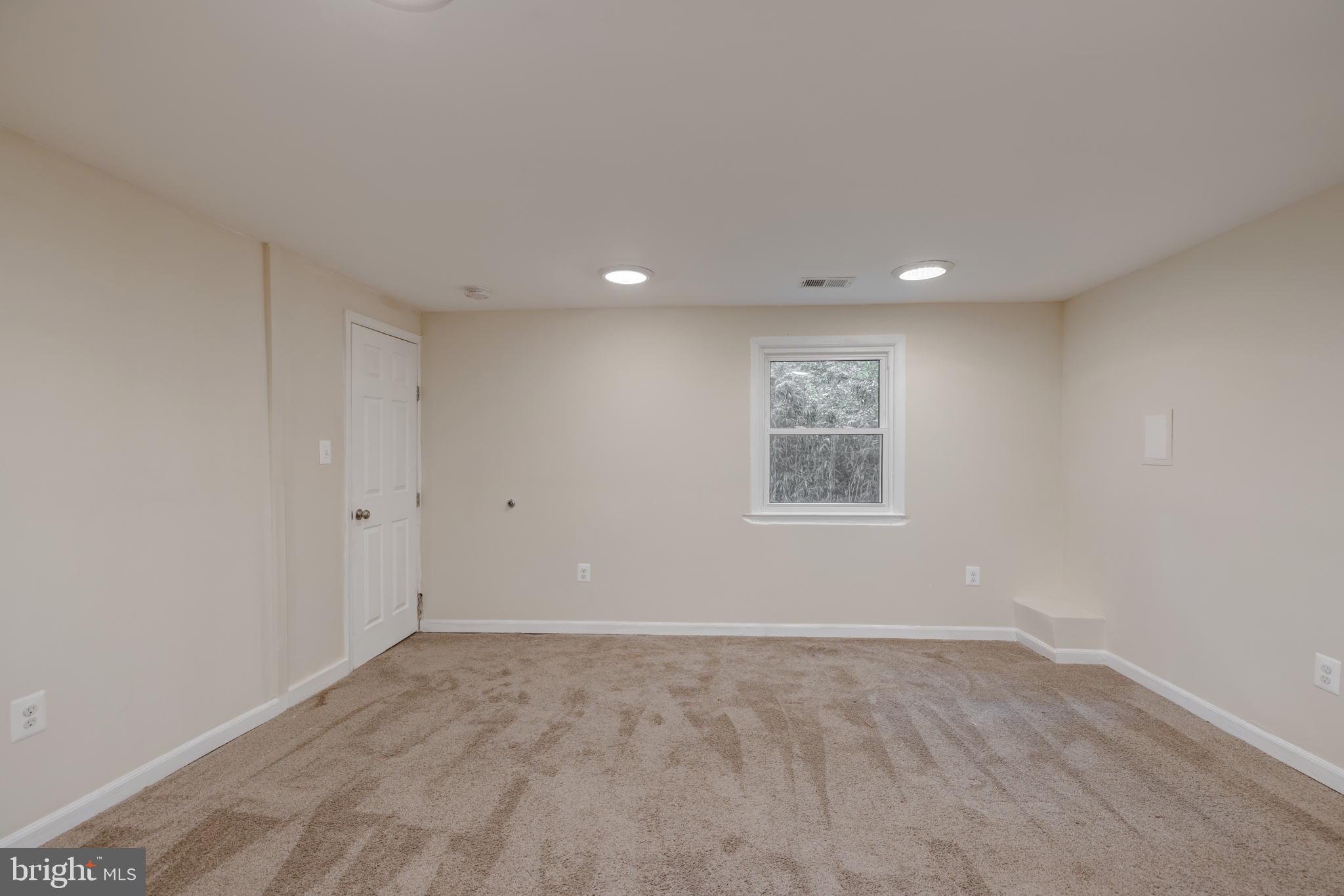 BROOKLAND ESTATES - Residential Lease