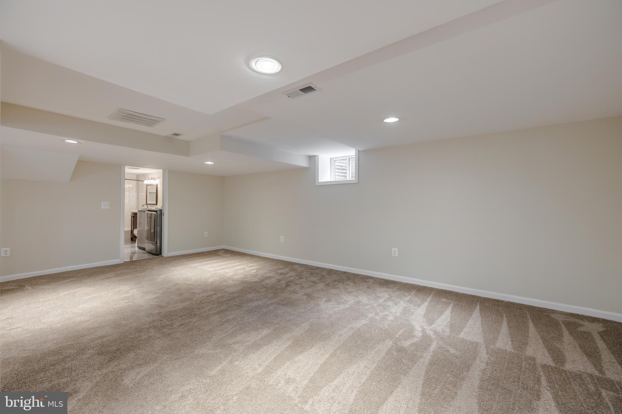 BROOKLAND ESTATES - Residential Lease