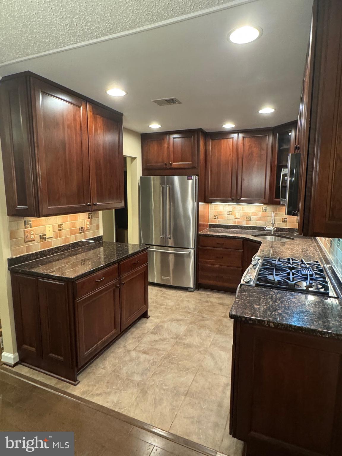 7256 GLEN HOLLOW COURT 4