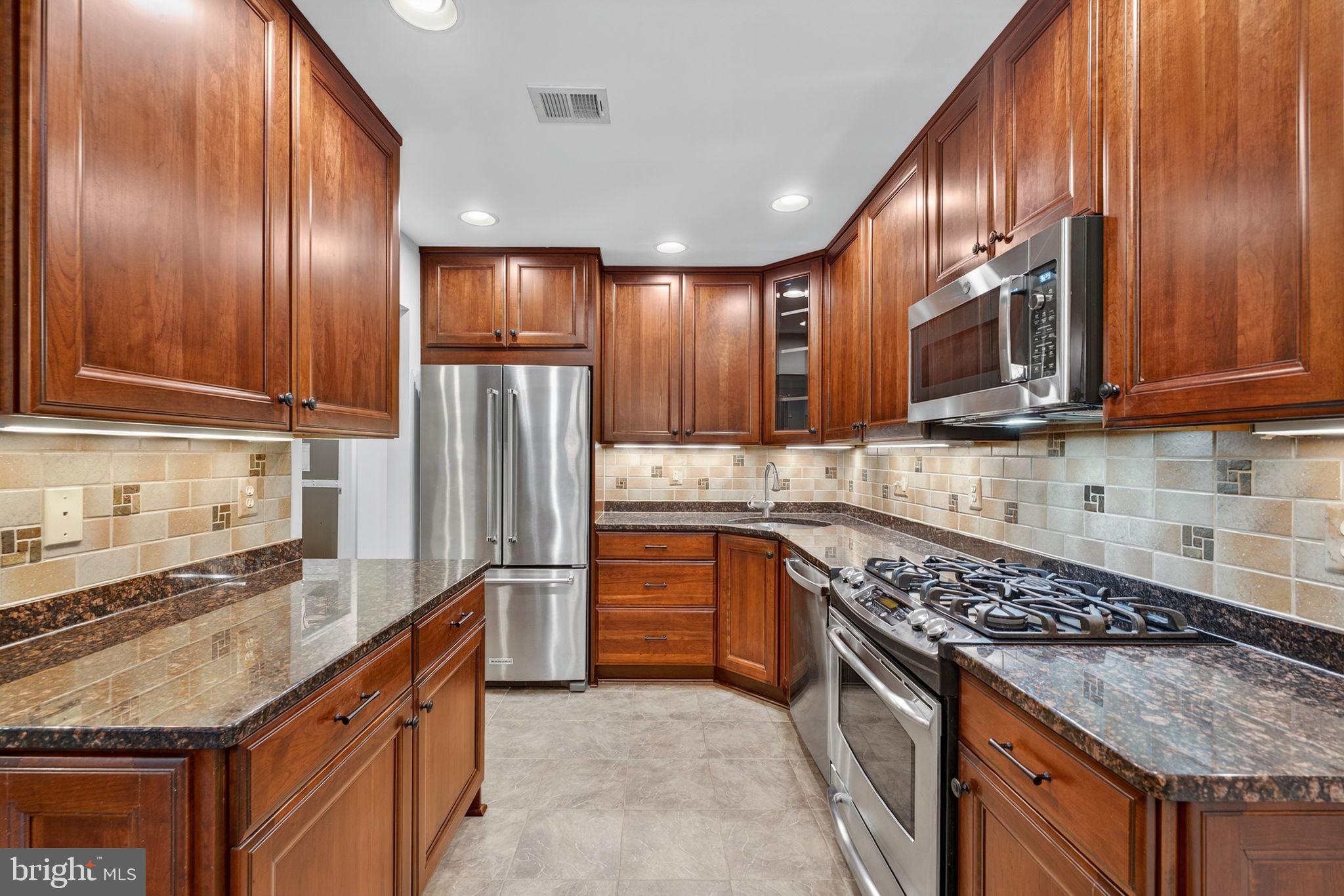 GLEN HOLLOW - Residential