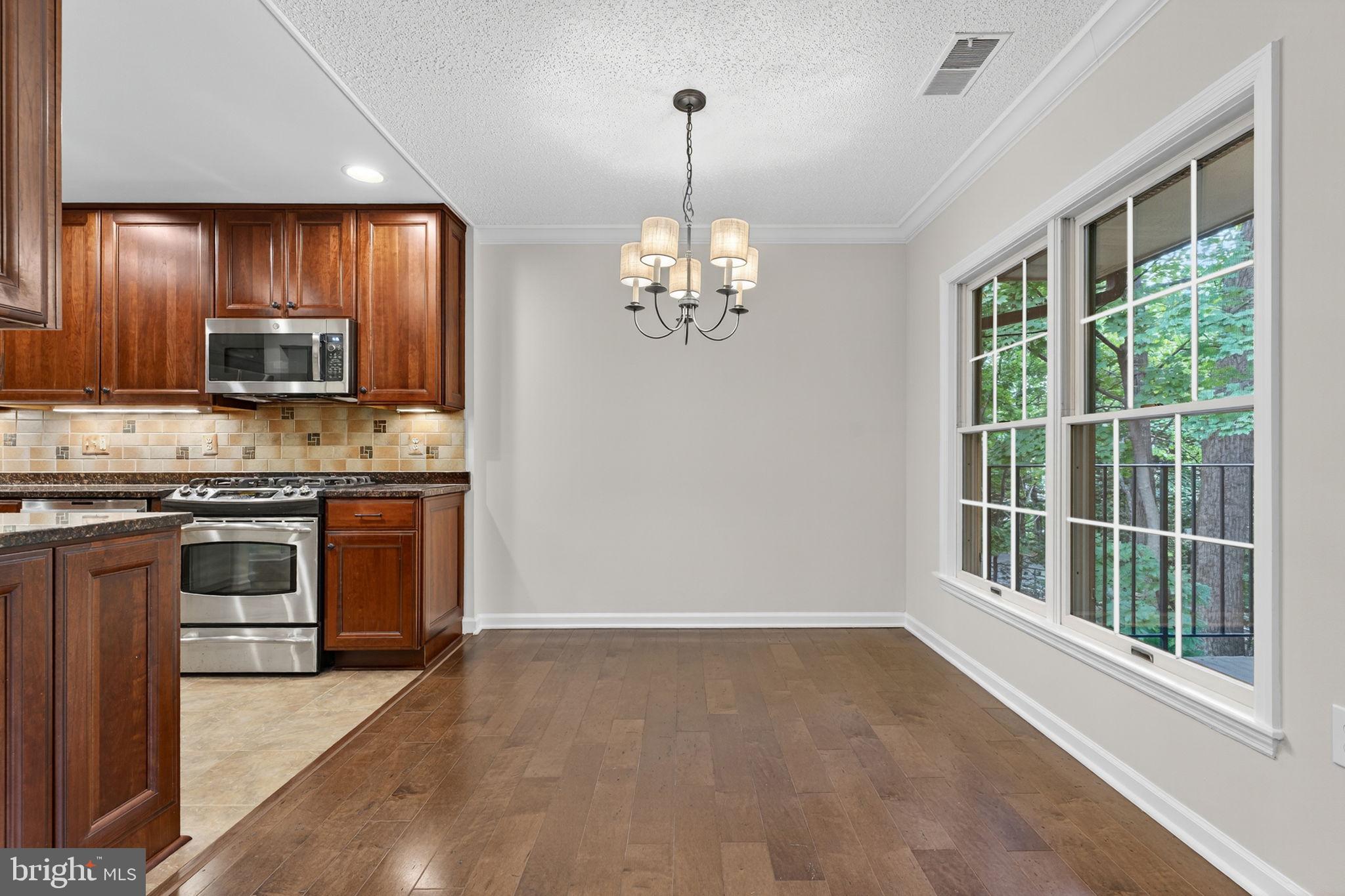 GLEN HOLLOW - Residential