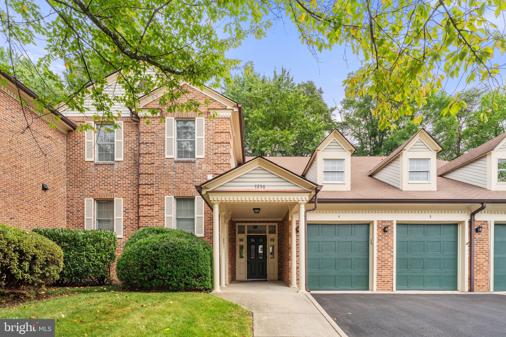 GLEN HOLLOW - Residential