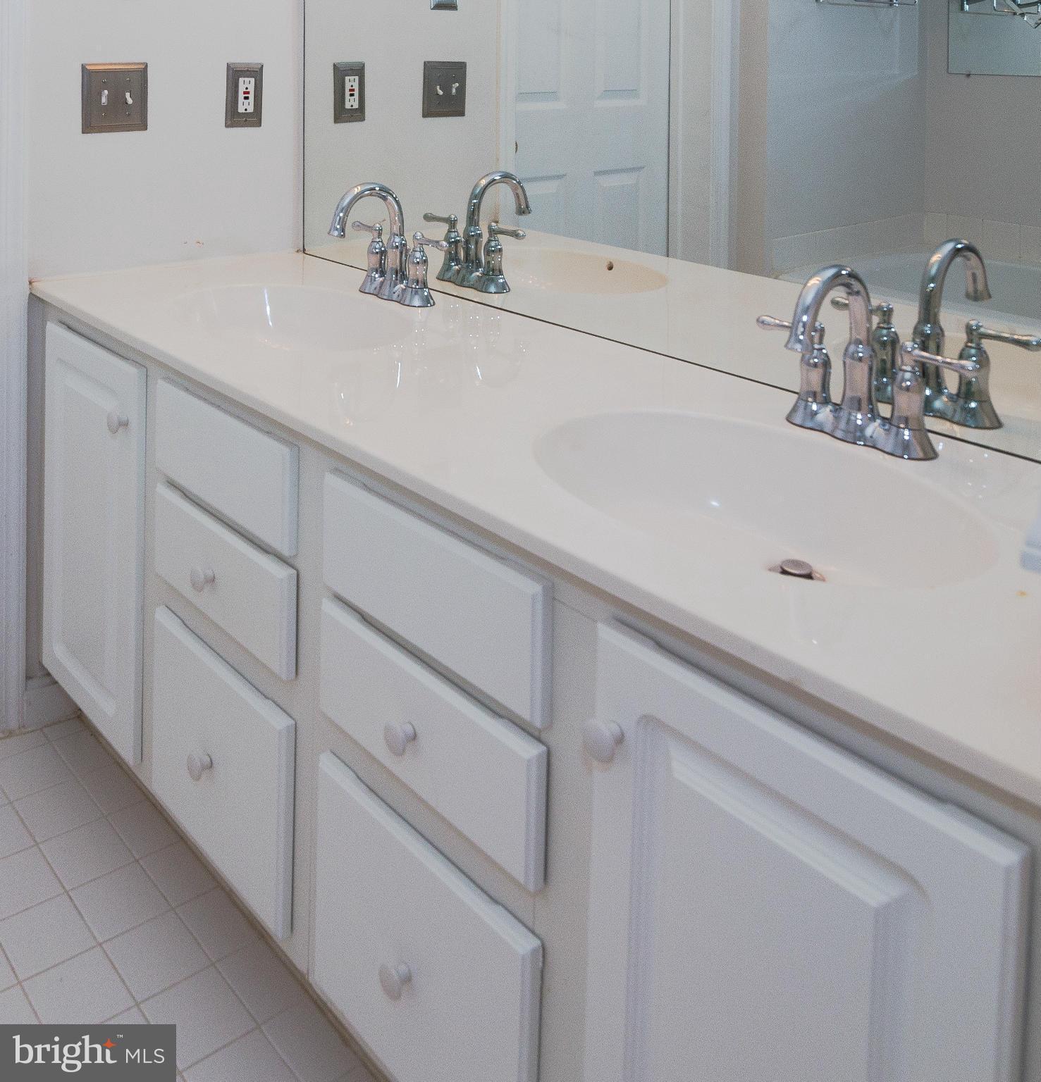 VILLAGES AT FALLS CHURCH - Residential Lease