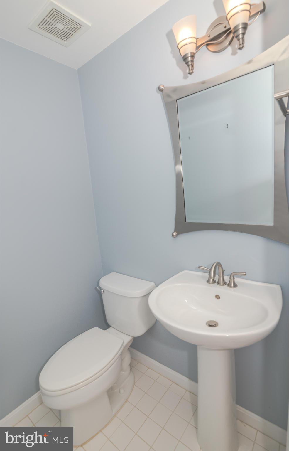 VILLAGES AT FALLS CHURCH - Residential Lease