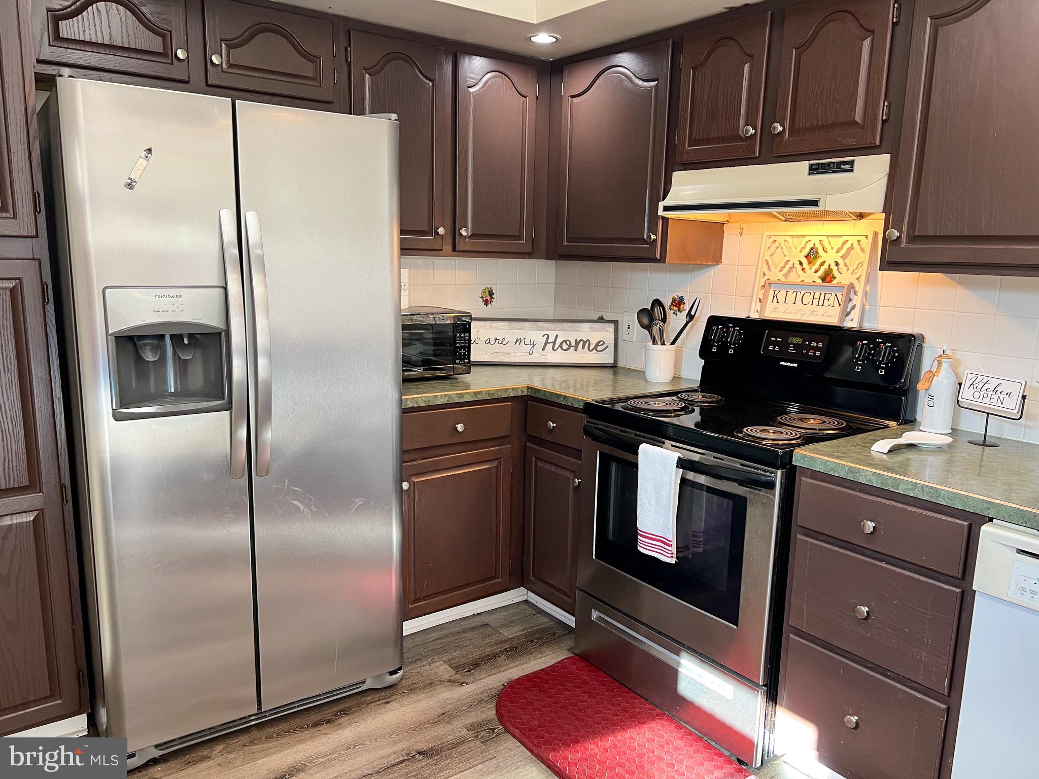 RAINTREE VILLAGE - Residential