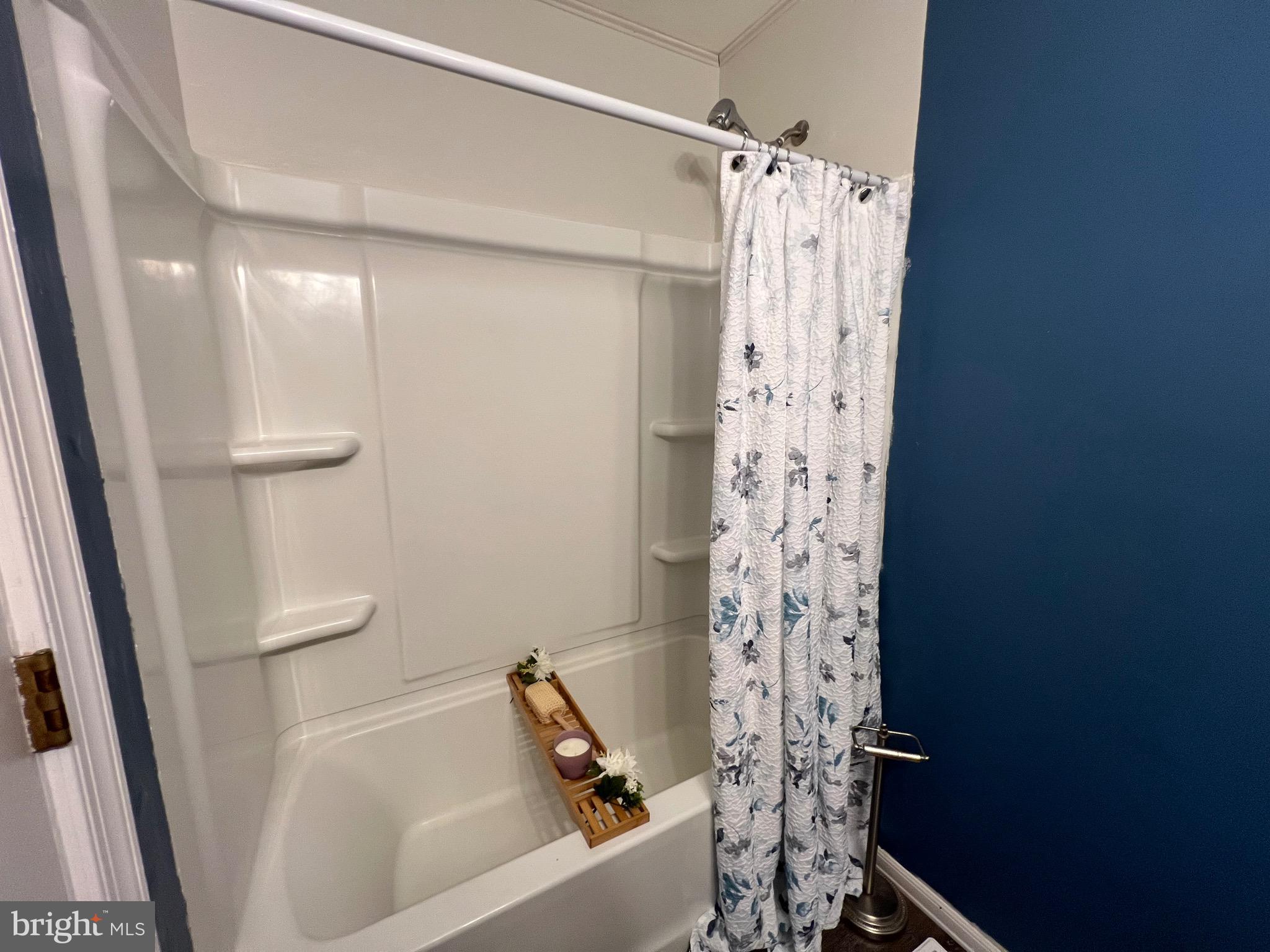 RAINTREE VILLAGE - Residential