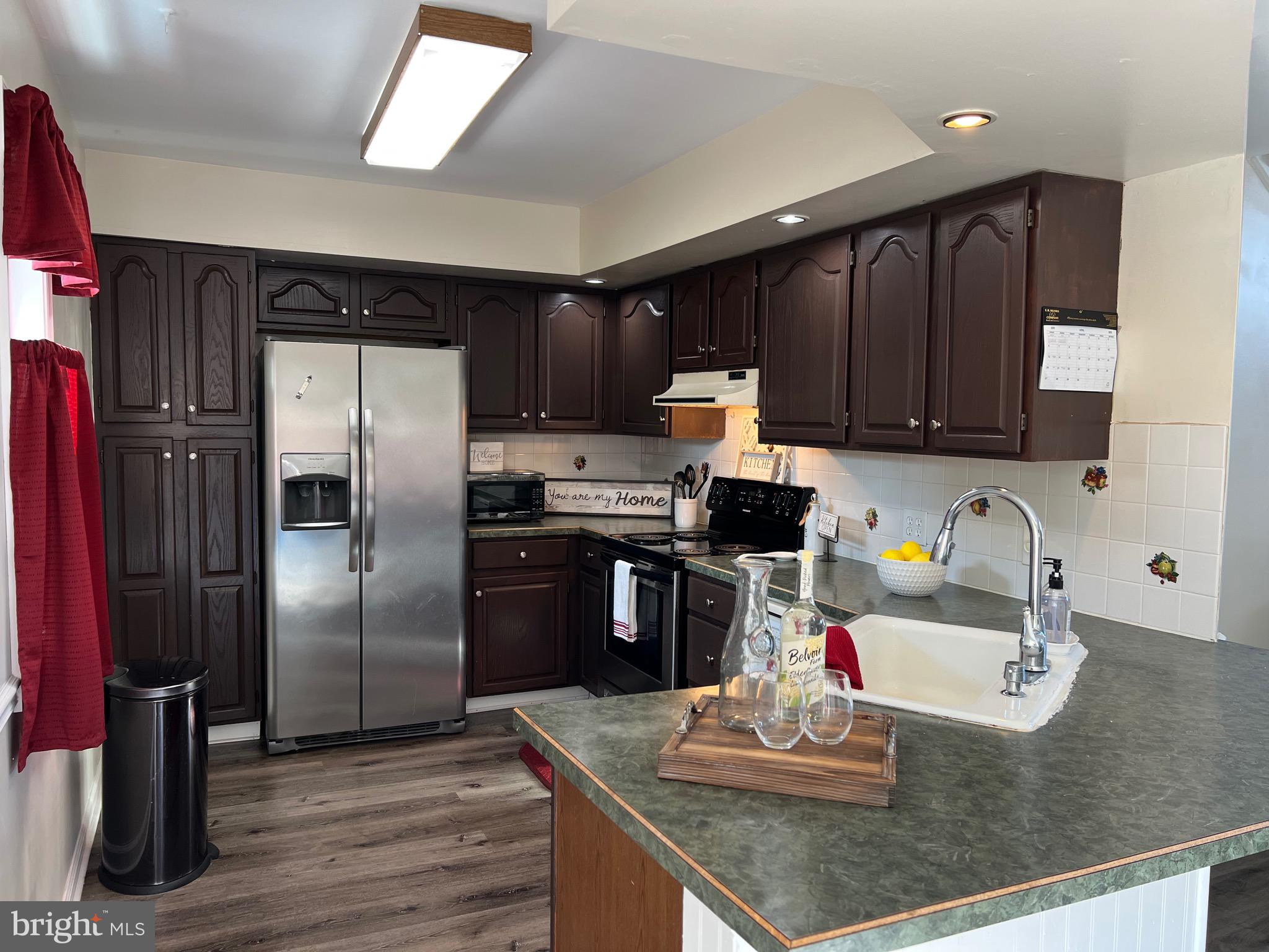 RAINTREE VILLAGE - Residential