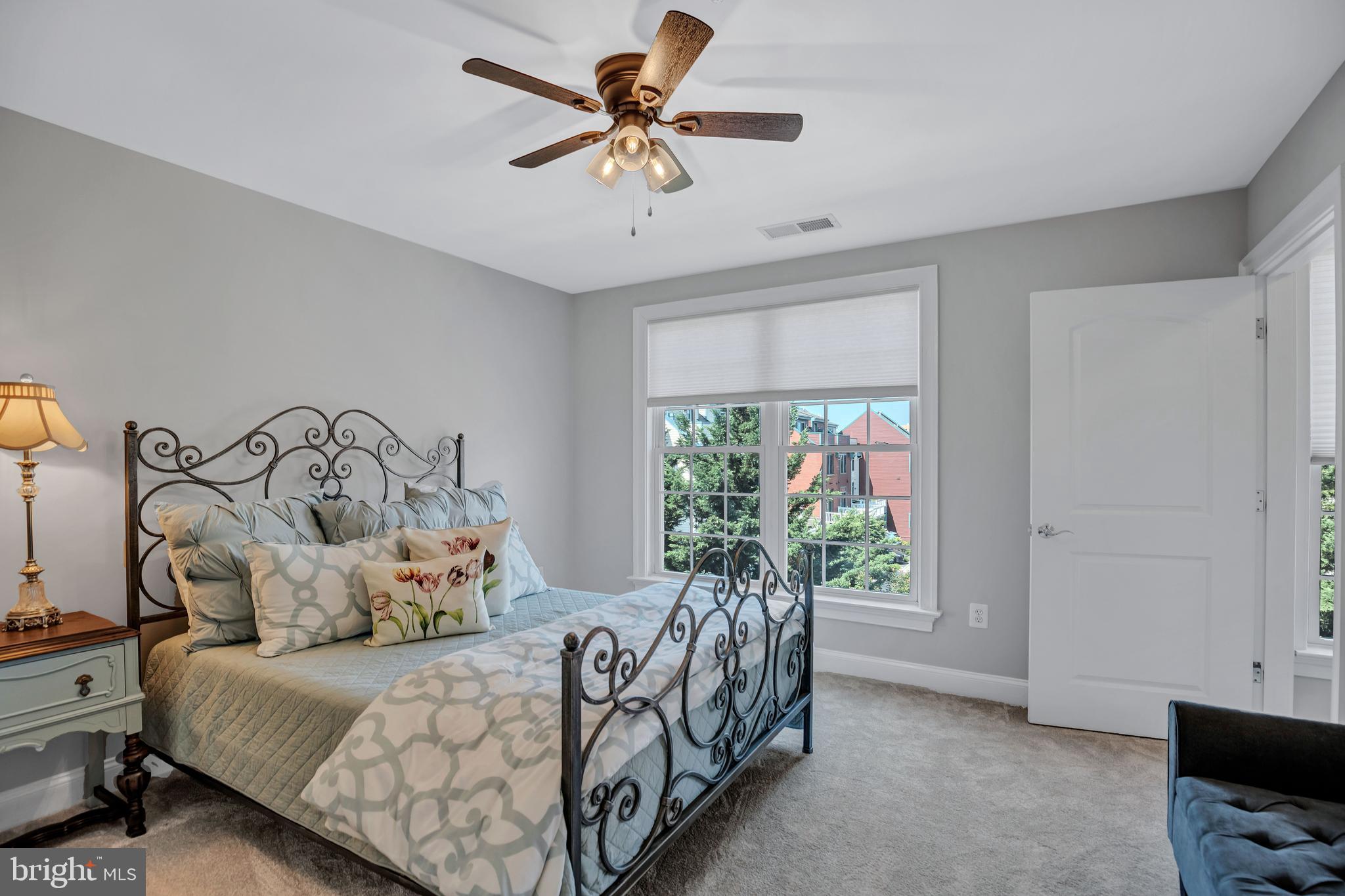 OLD TOWN COURT - Residential