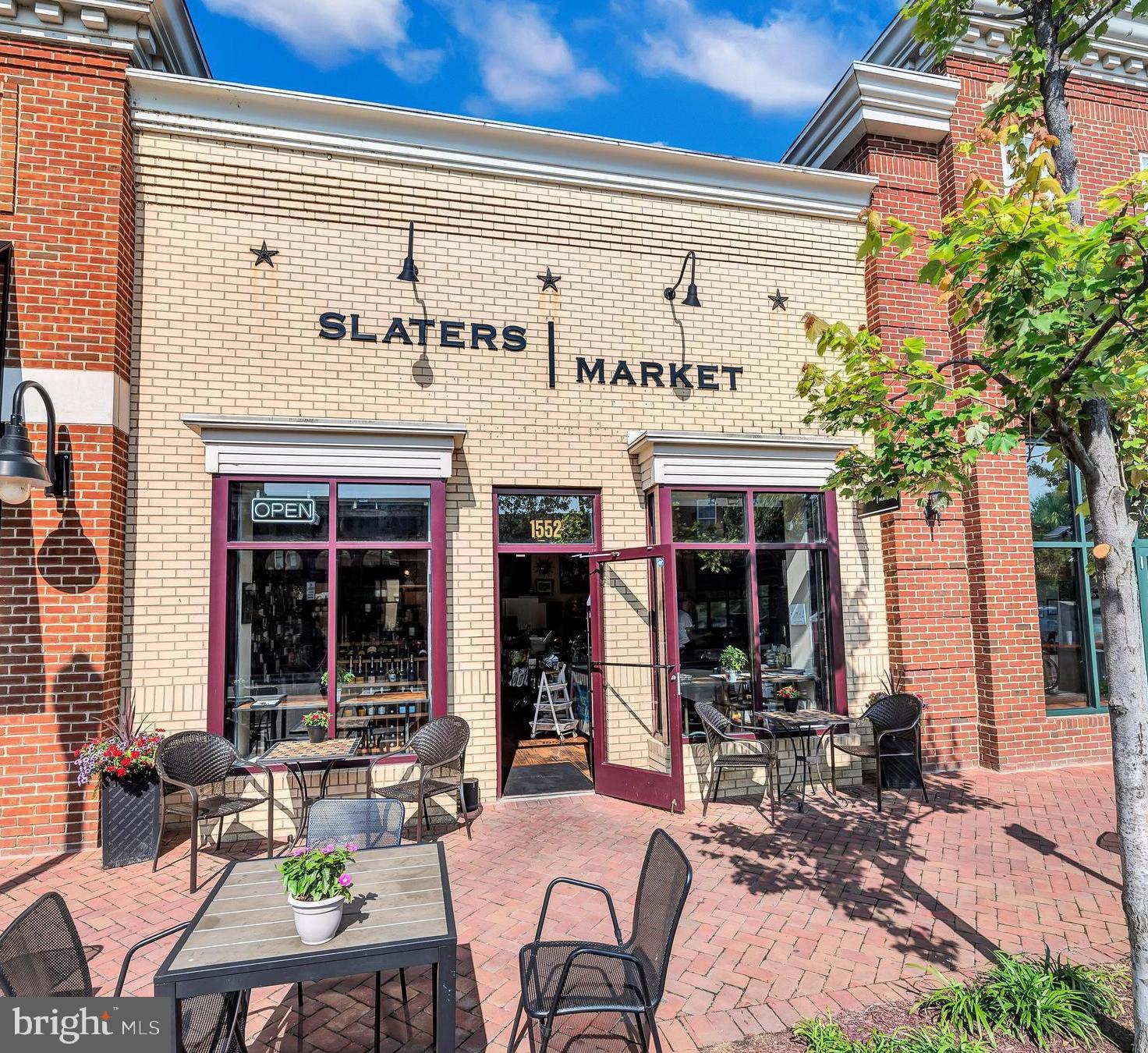 OLD TOWN COURT - Residential