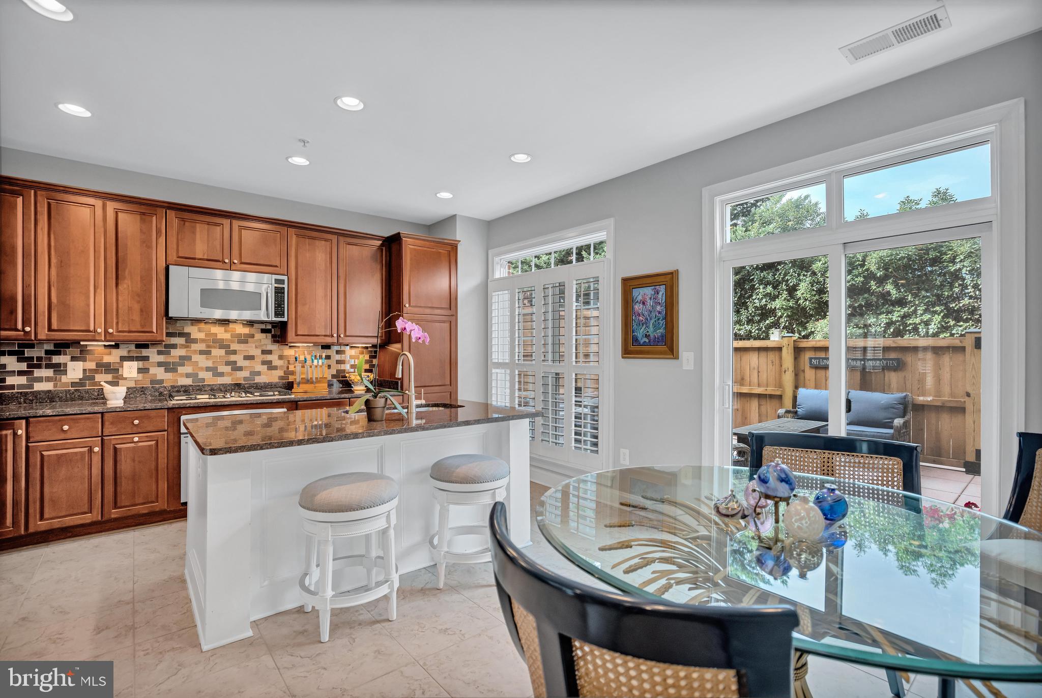 OLD TOWN COURT - Residential