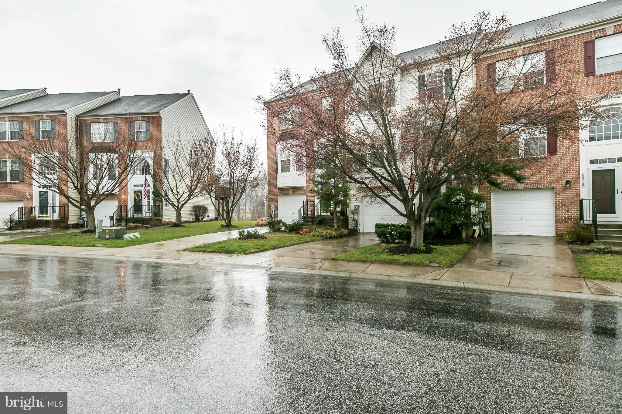 HOLLIFIELD STATION - Residential