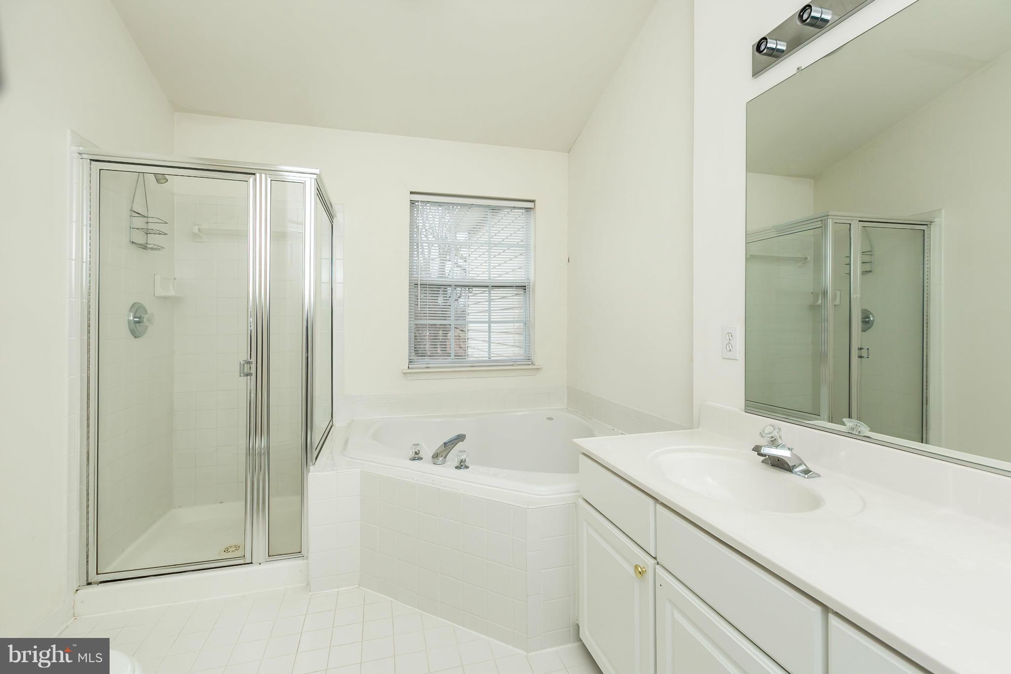 HOLLIFIELD STATION - Residential